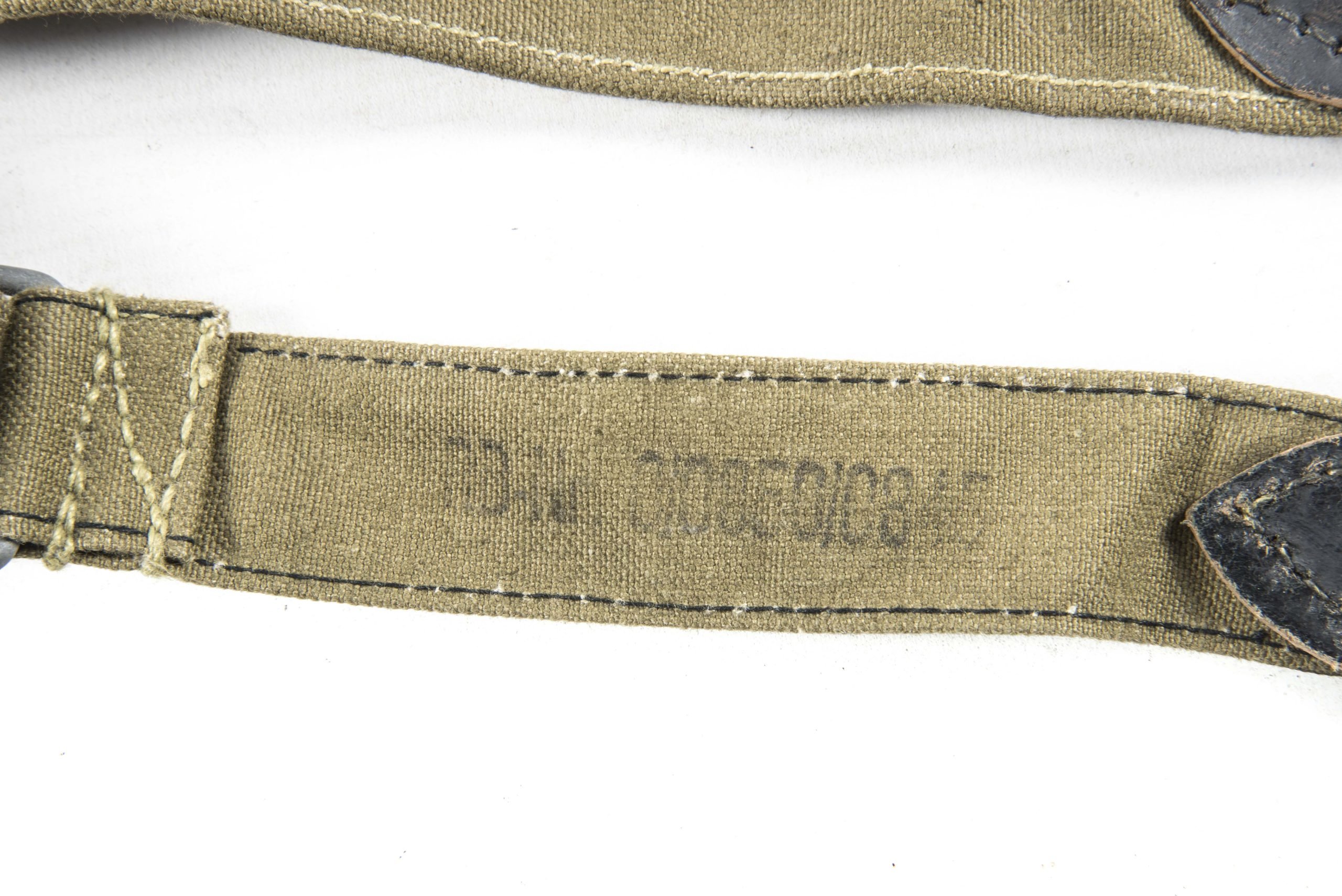 Unissued late war M31 breadbag strap marked RB-Nr. 0/0850/0345 — image 3