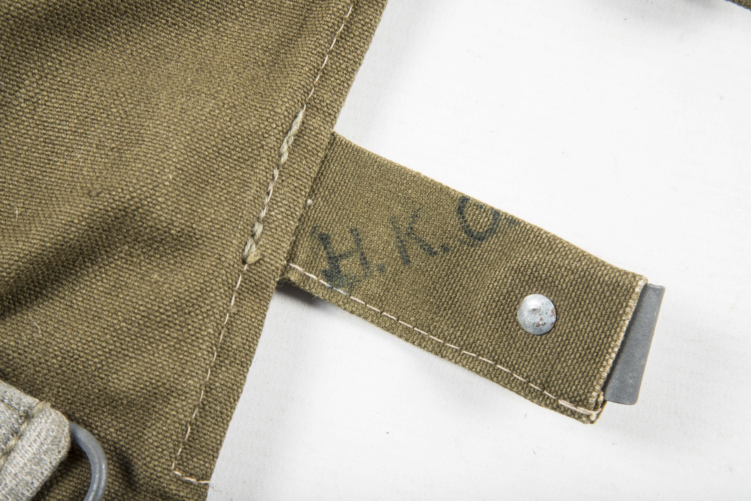 Unissued late war M31 tropical breadbag marked HKO — image 9