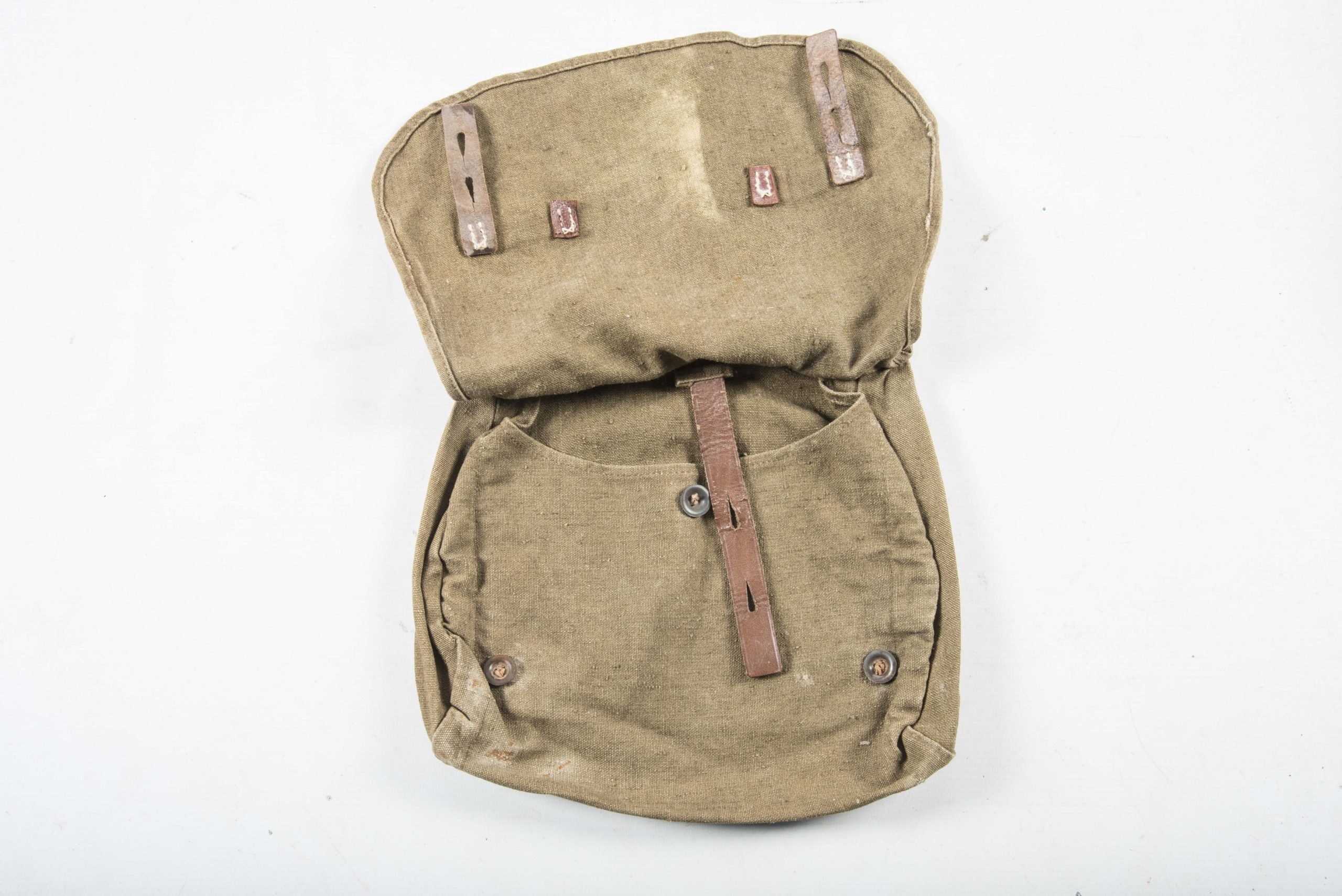Late war M31 breadbag with thick square leather D-ring loops — image 4