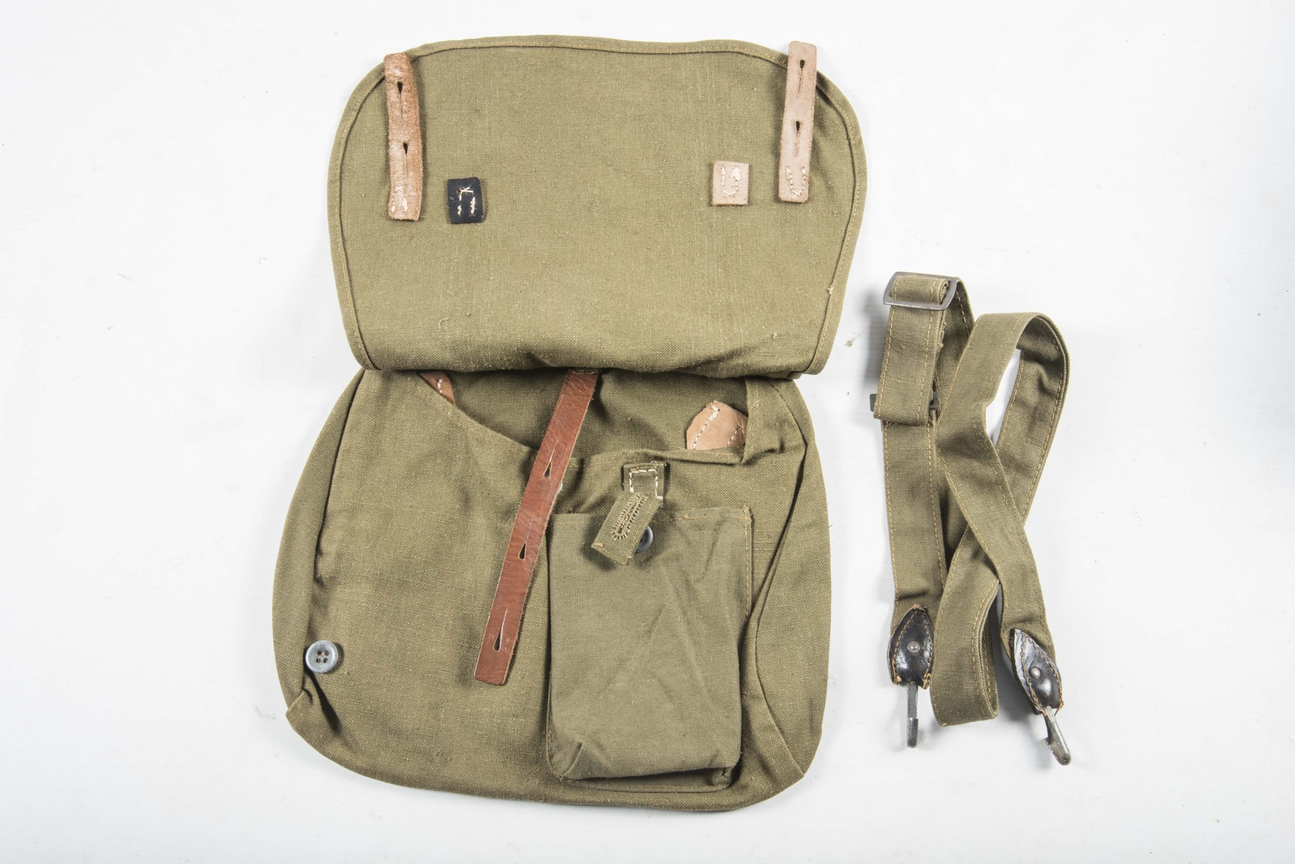 Unissued late war M44 breadbag marked RB-Nr. 0/0765/0002 with matching strap — image 4