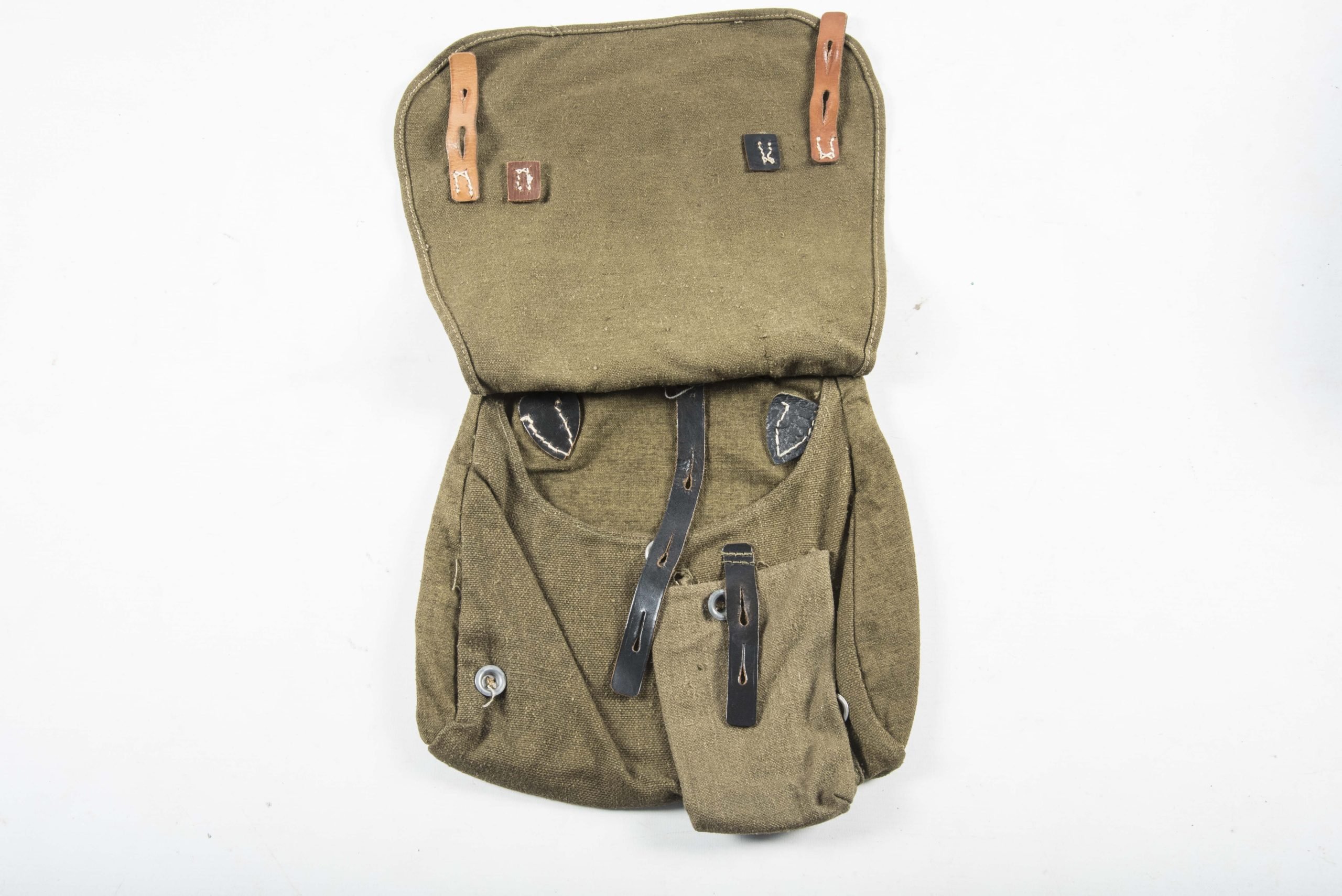 Unissued late war simplified M44 breadbag — image 4