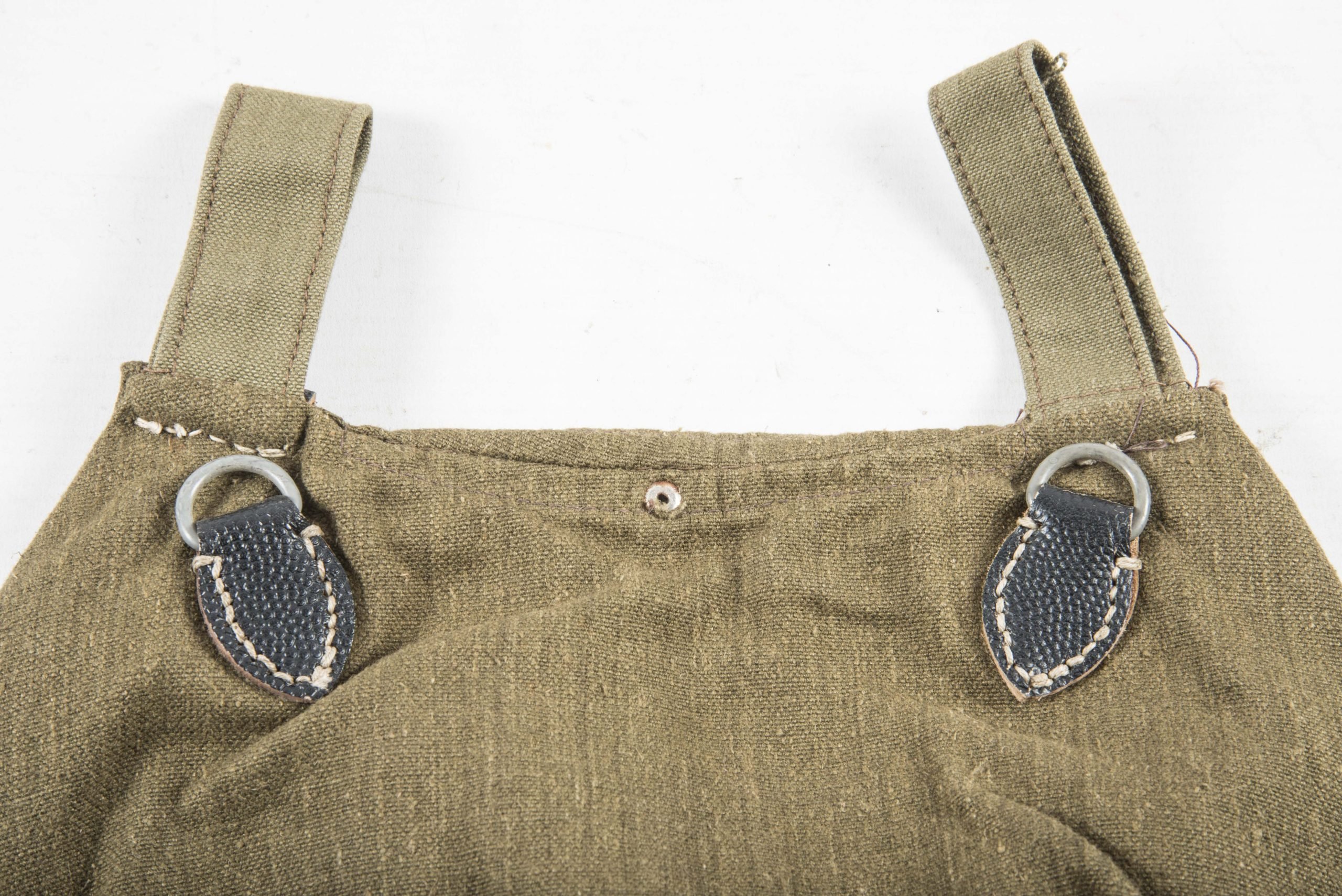 Unissued late war simplified M44 breadbag with matching strap — image 10