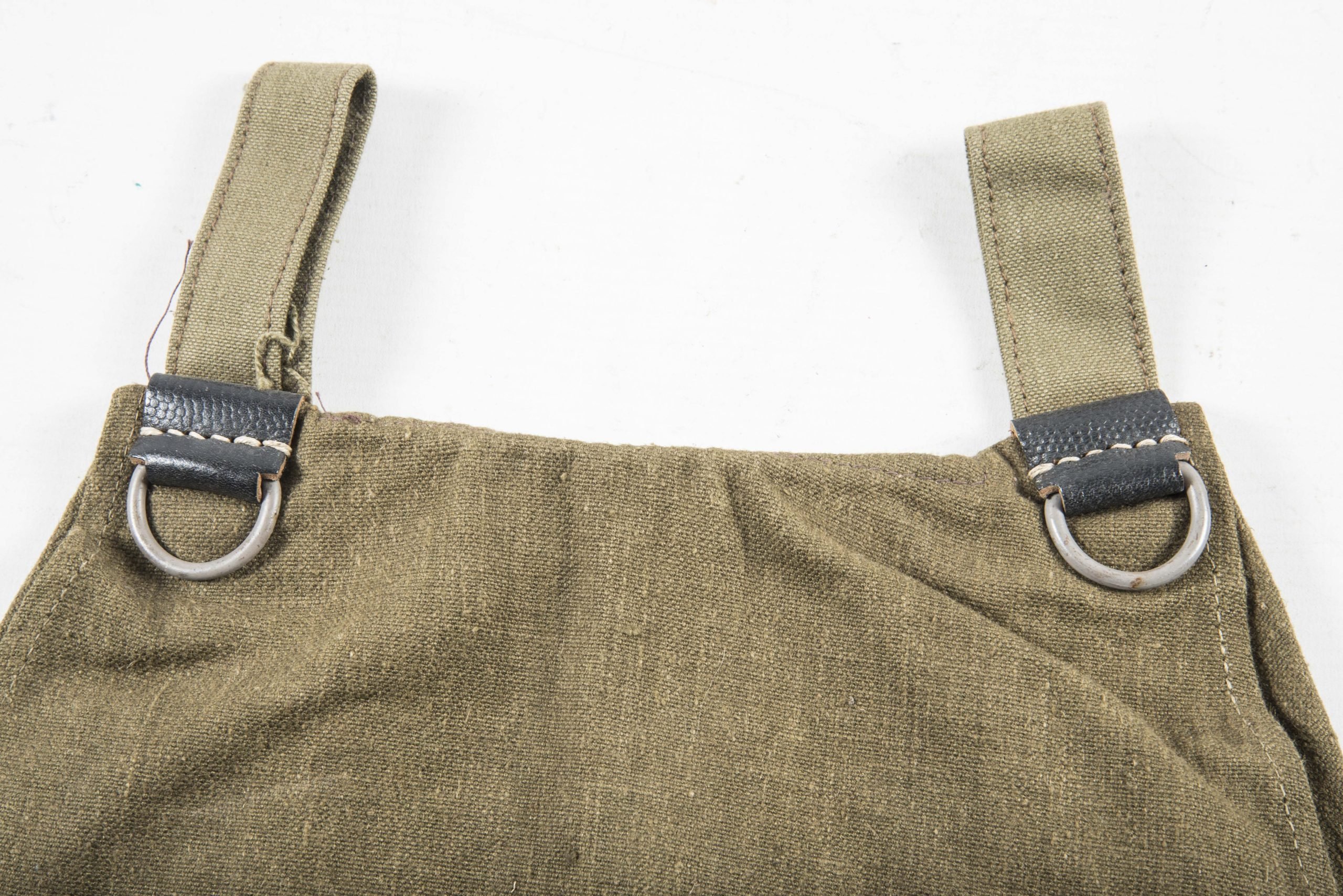 Unissued late war simplified M44 breadbag with matching strap — image 2