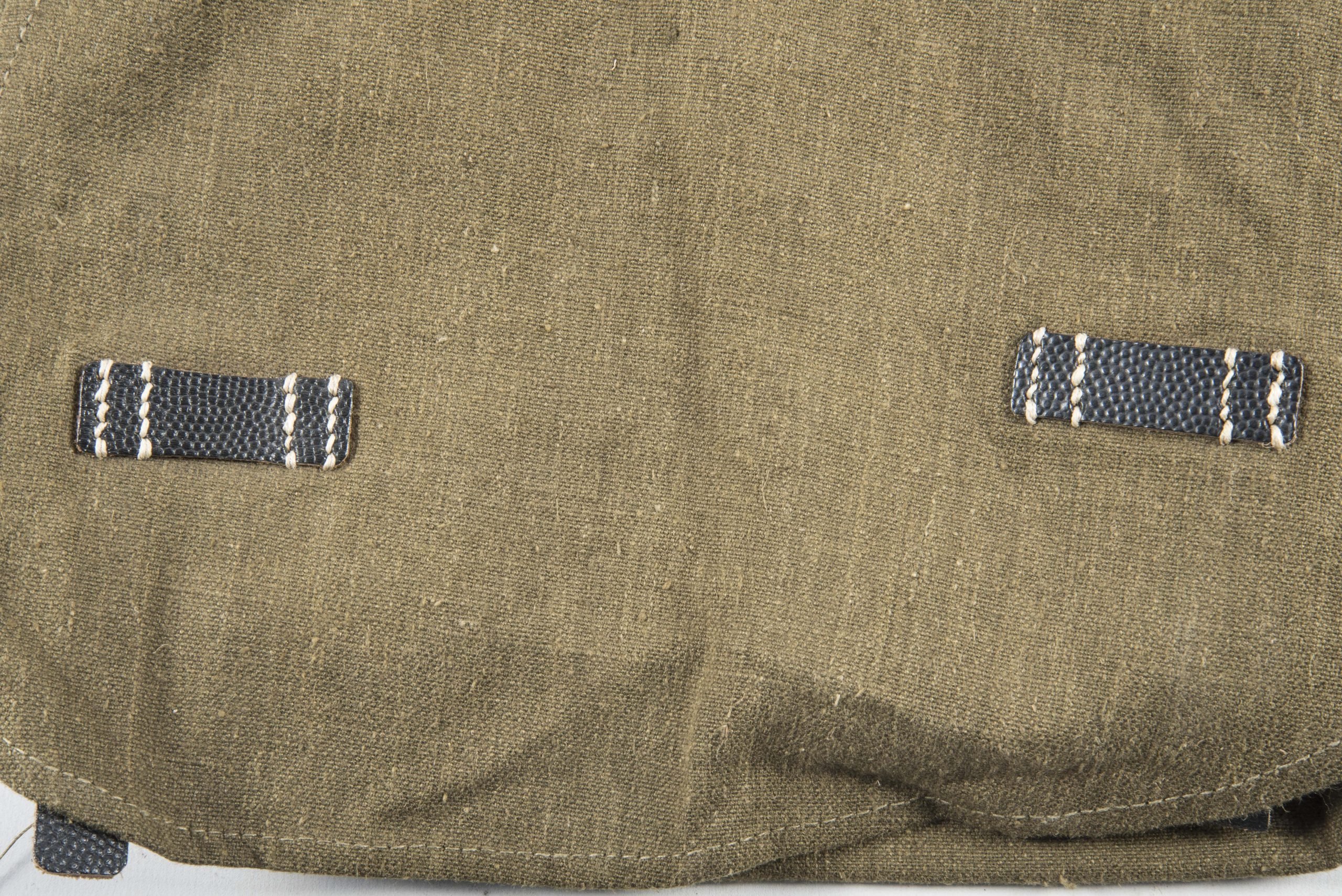 Unissued late war simplified M44 breadbag with matching strap — image 3