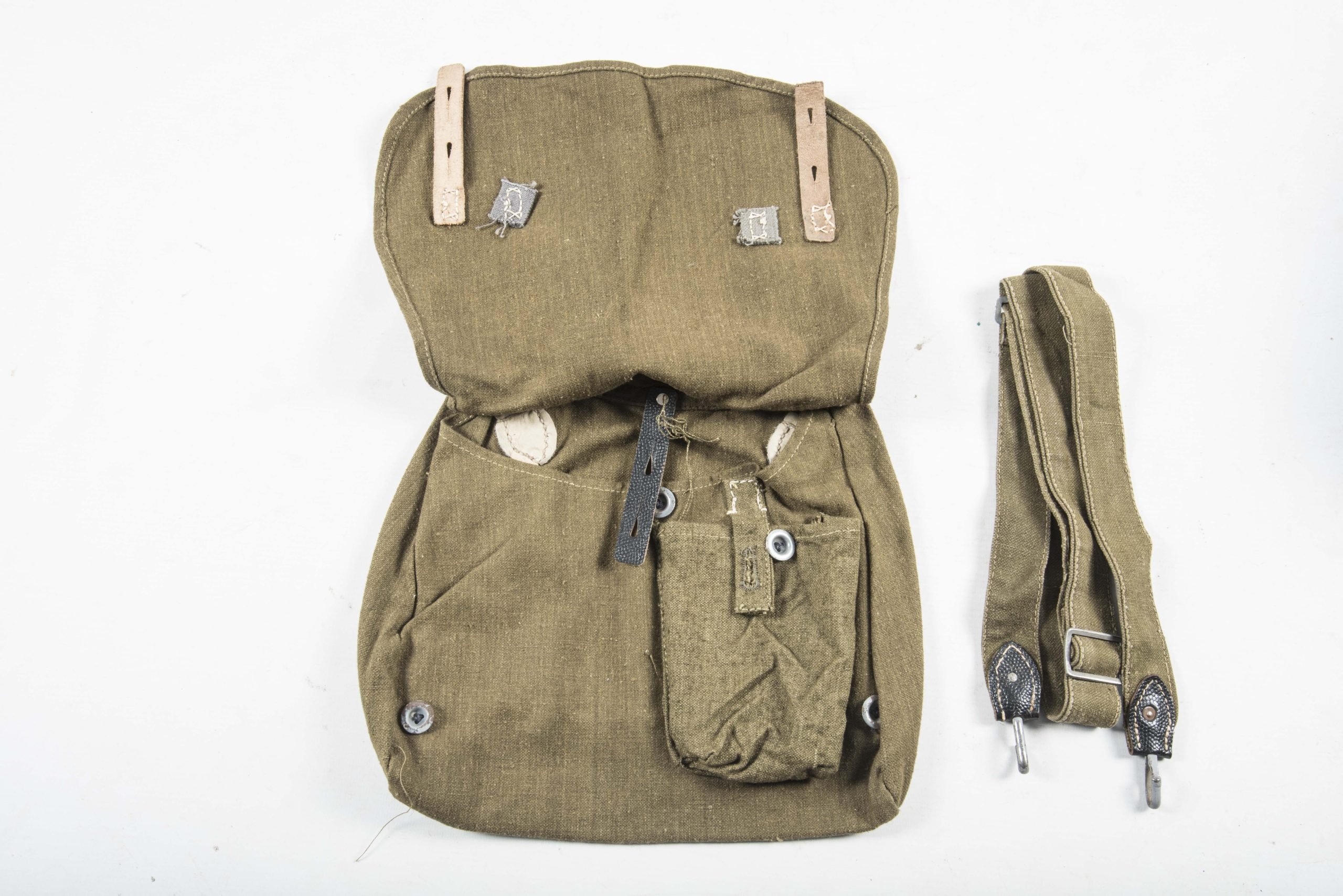 Unissued late war simplified M44 breadbag with matching strap — image 5