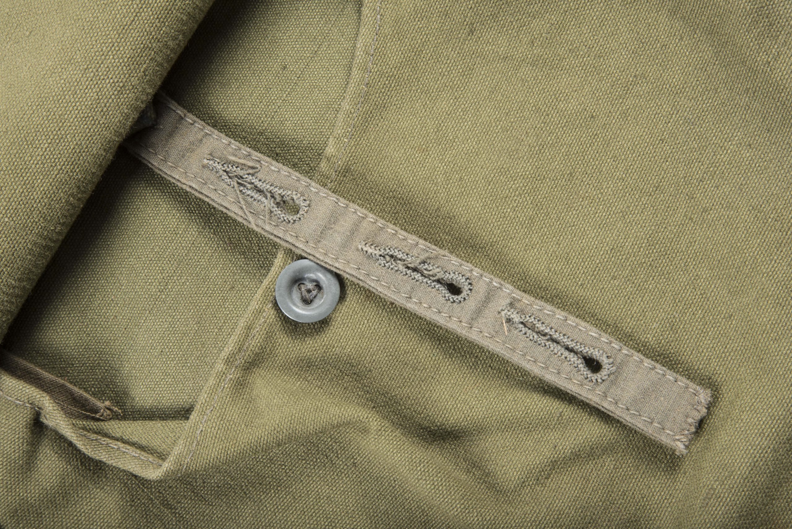 Unissued M31 tropical breadbag marked Textilwerke kassel — image 3