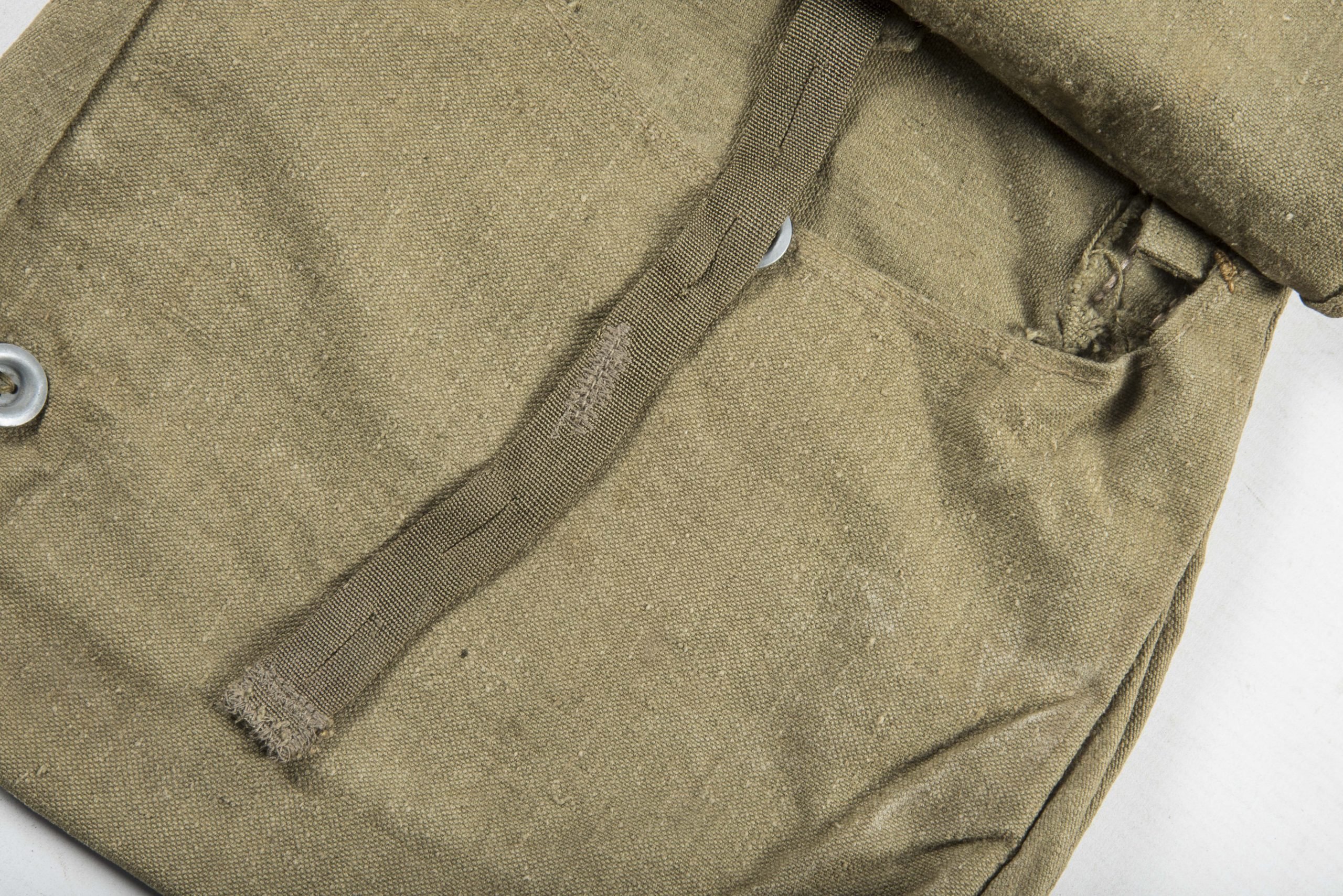 Unissued M31 tropical breadbag — image 3