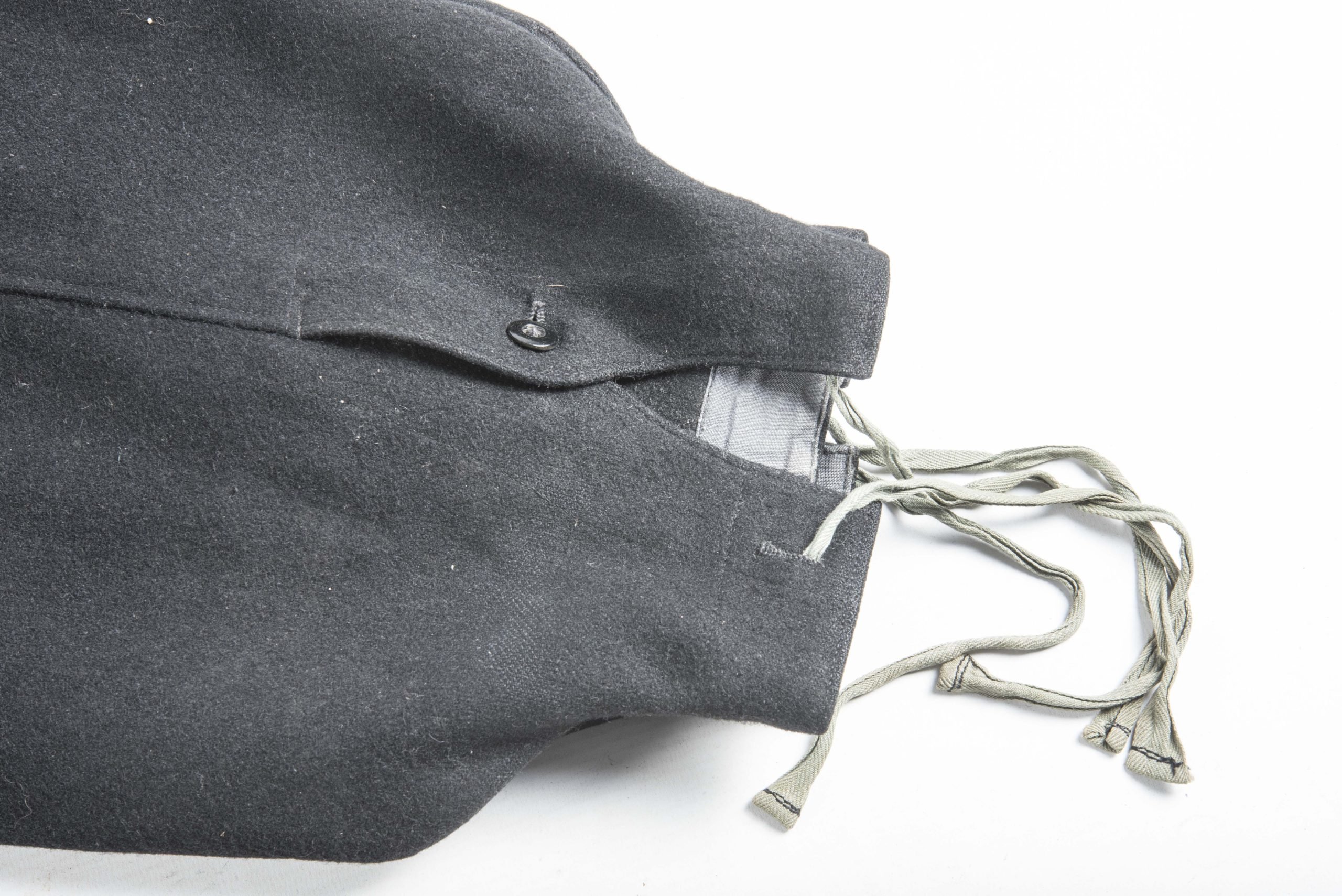 Late war Heer EM / NCO Panzer wrap trousers — image 4