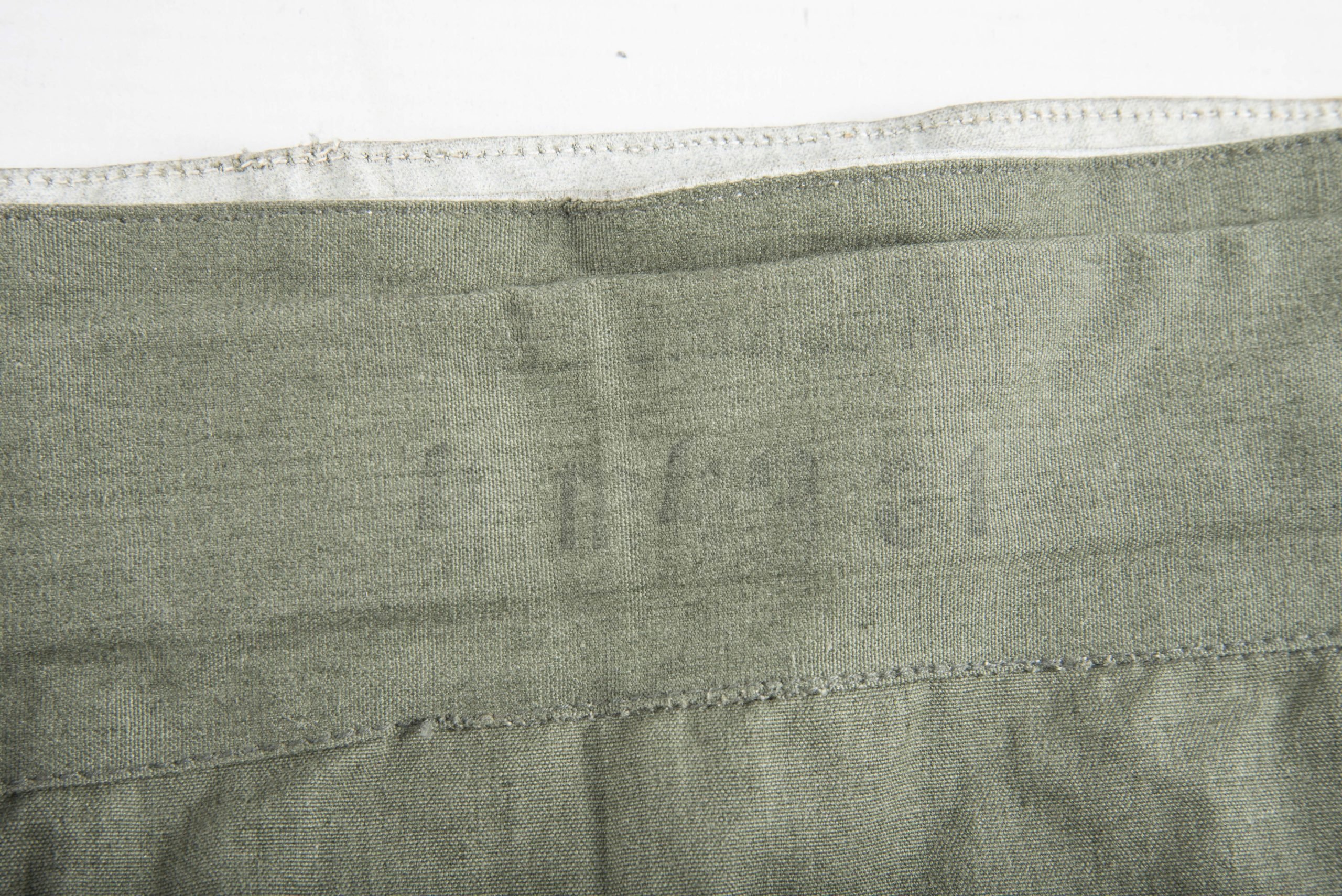 Complete late war Gebirgsjäger Anorak set marked 0/0850/0241 — image 12