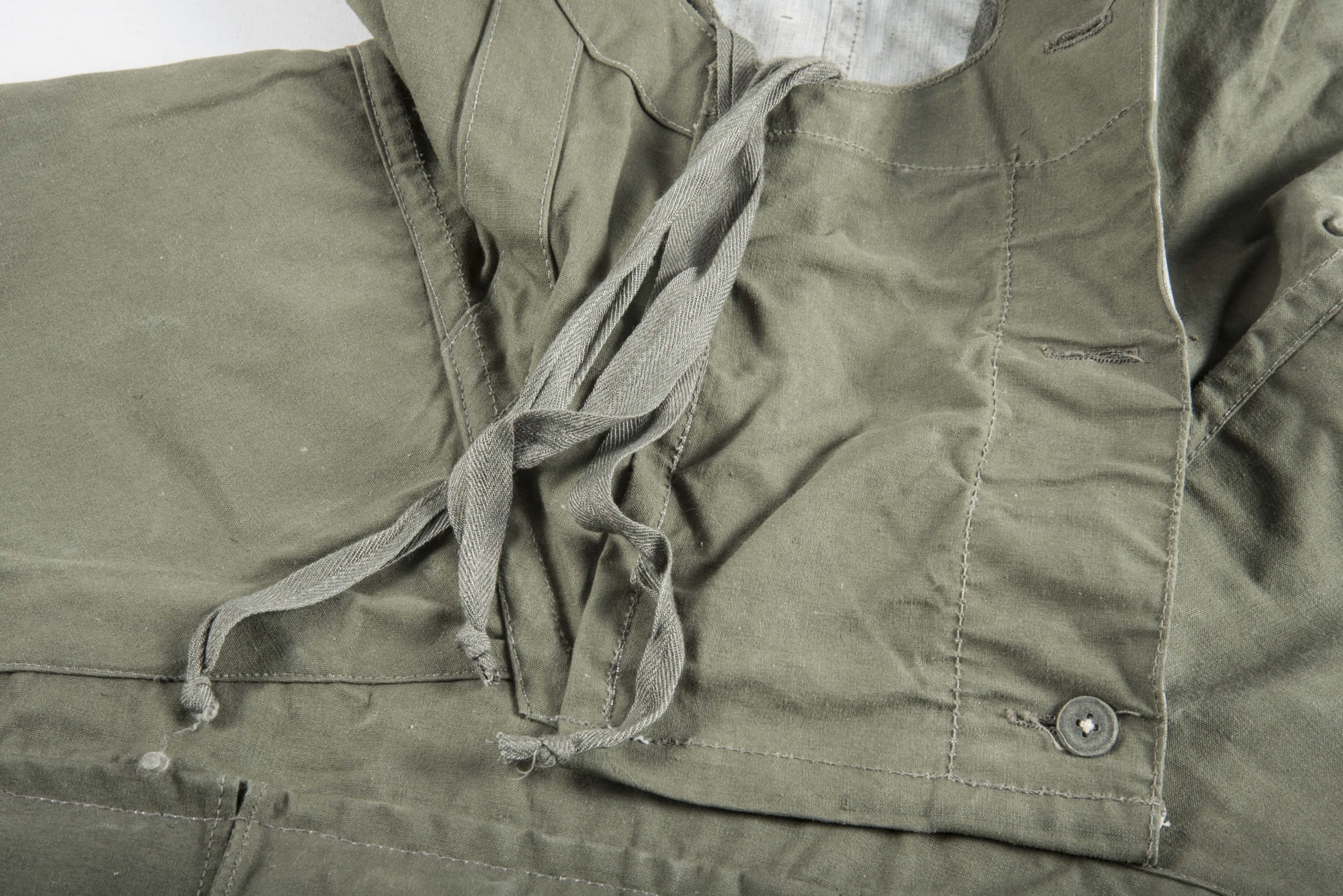 Complete late war Gebirgsjäger Anorak set marked 0/0850/0241 — image 14