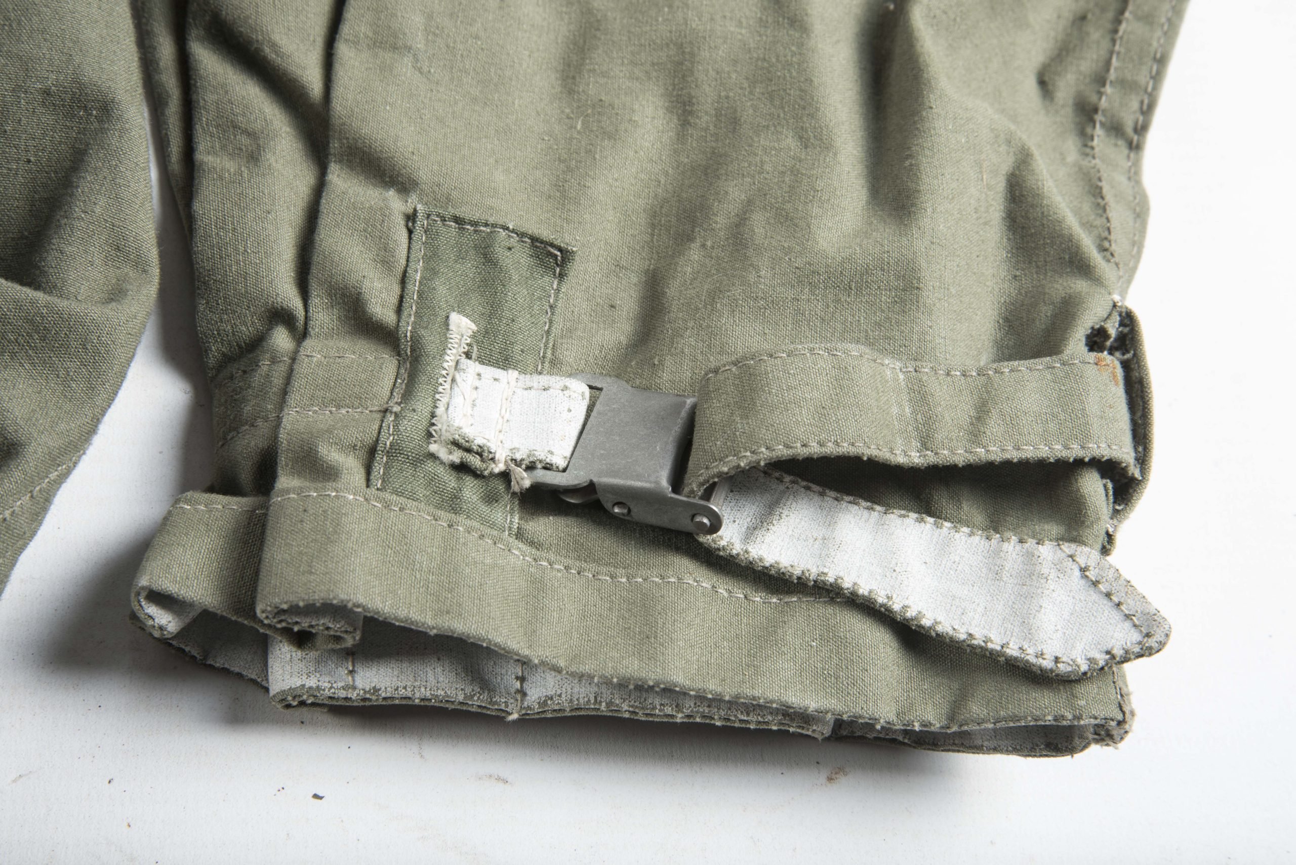 Complete late war Gebirgsjäger Anorak set marked 0/0850/0241 — image 20