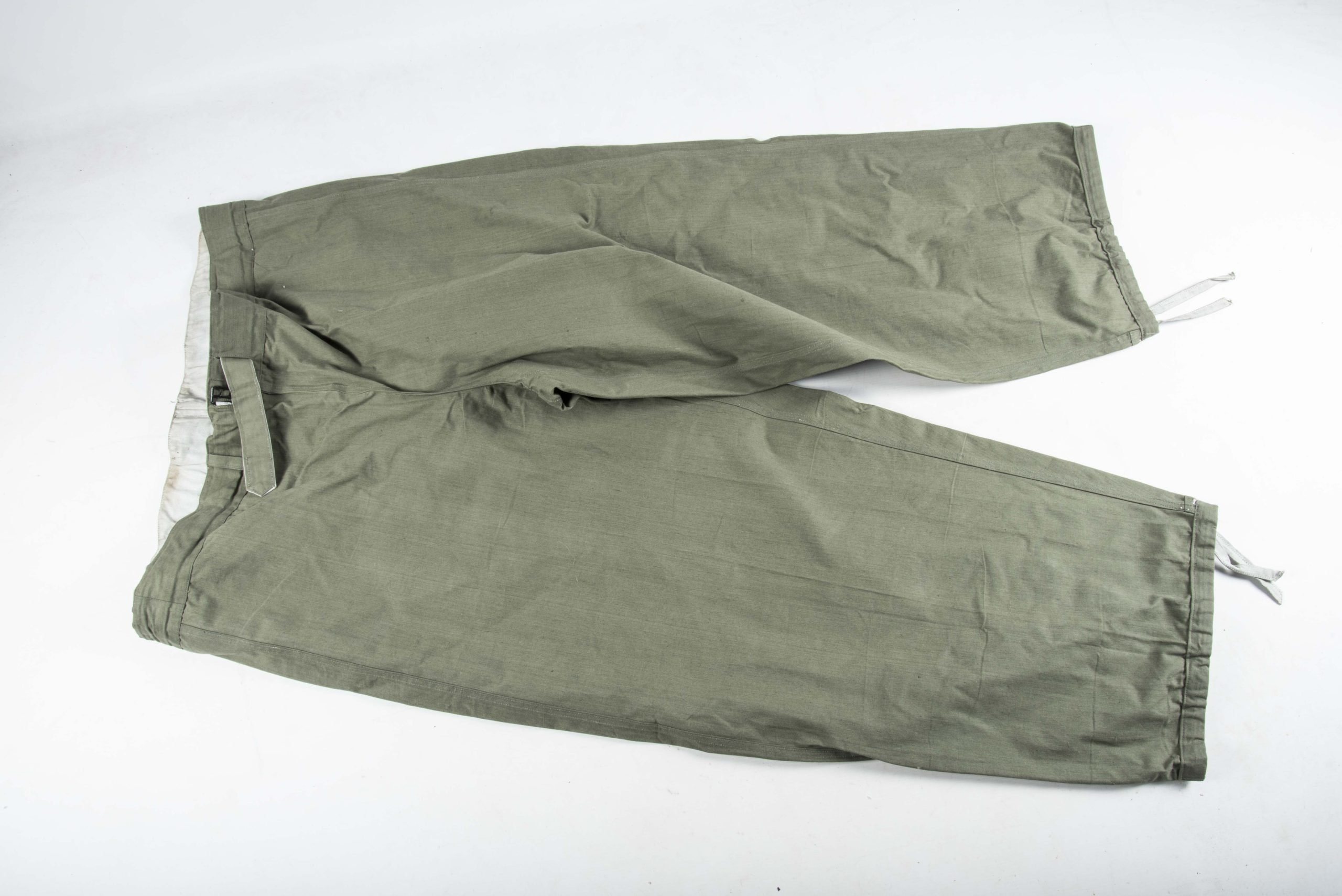 Complete late war Gebirgsjäger Anorak set marked 0/0850/0241 — image 4