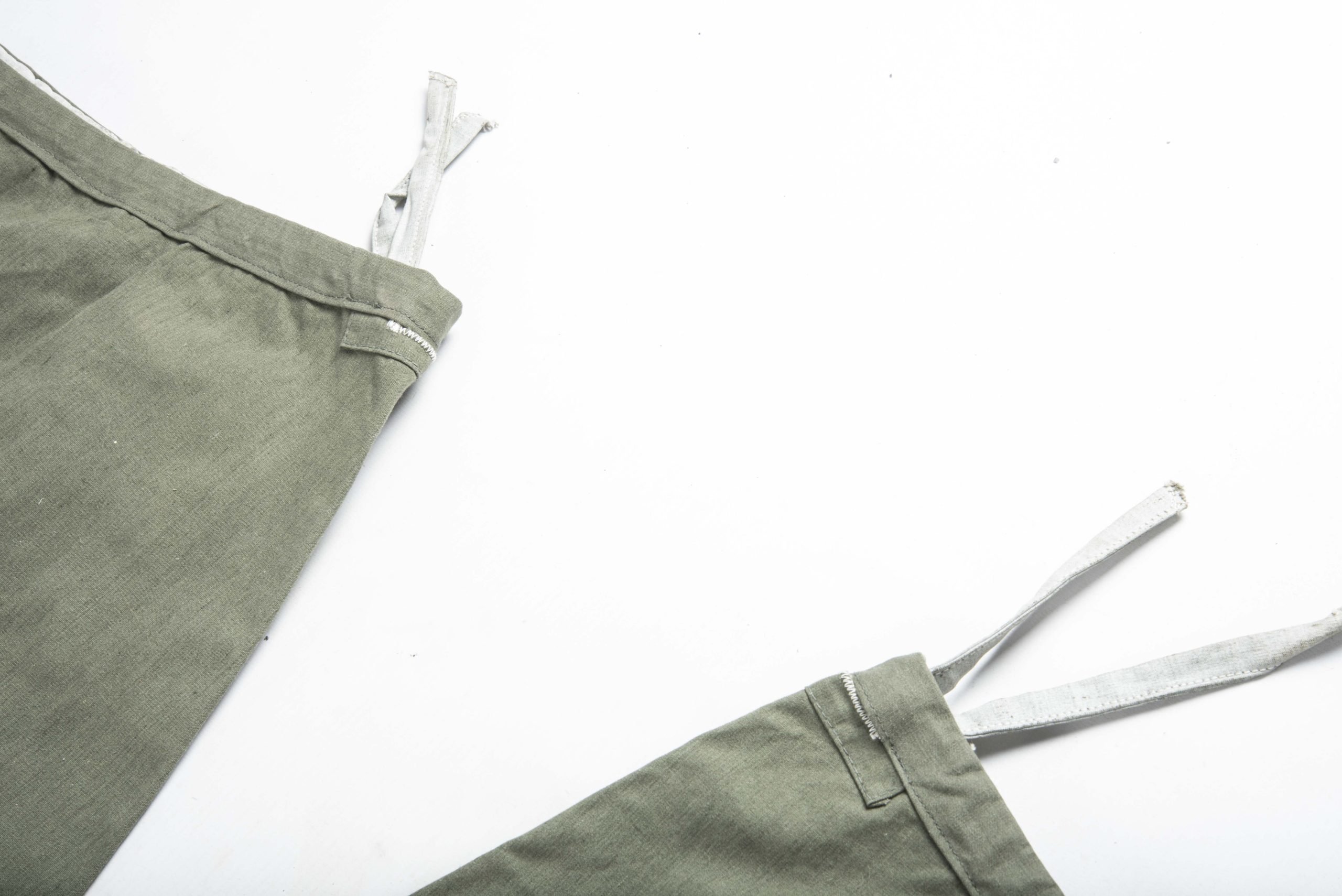 Complete late war Gebirgsjäger Anorak set marked 0/0850/0241 — image 6