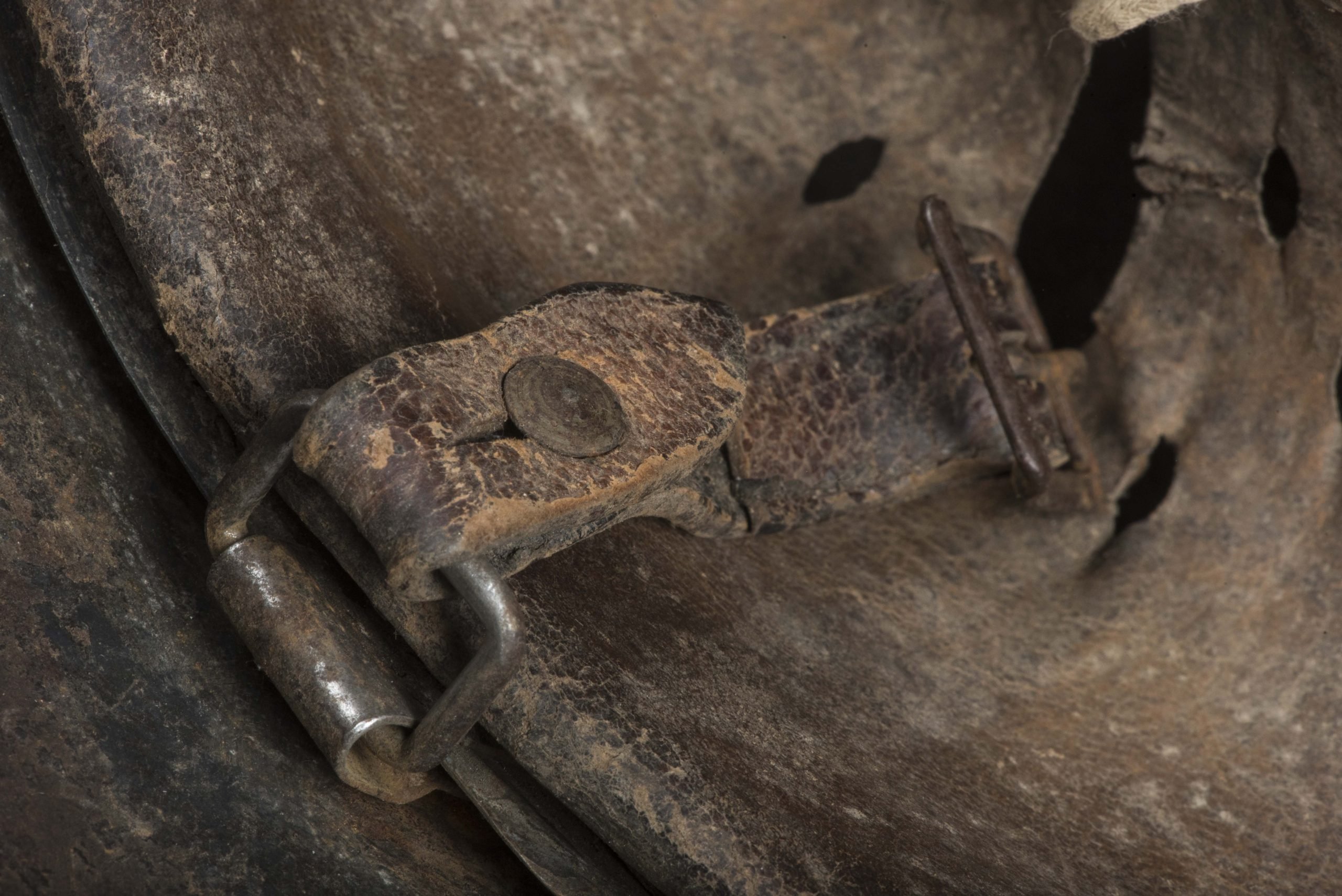 ET64 M40 Luftwaffe helmet with period applied half basket chickenwire net — image 27