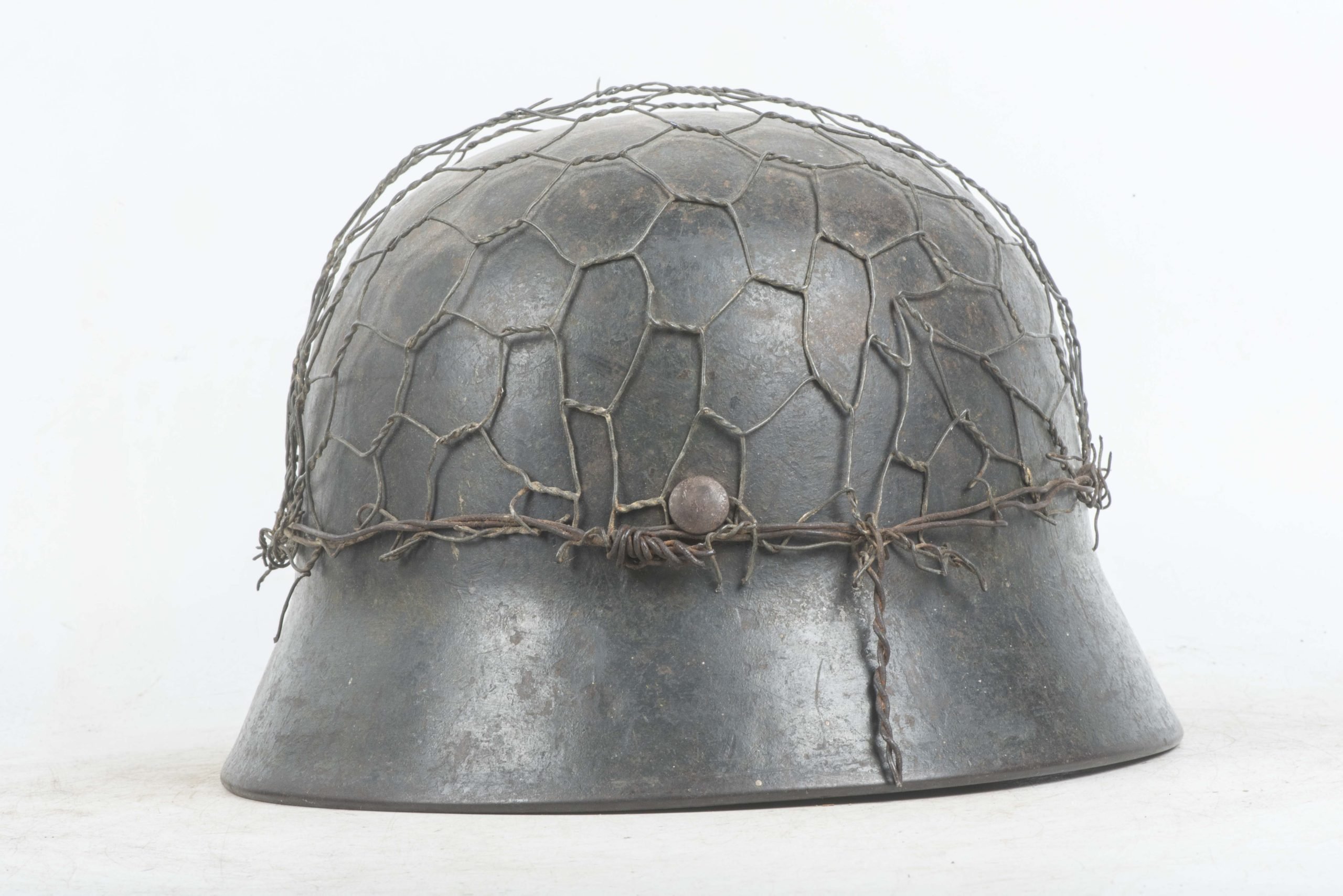 ET64 M40 Luftwaffe helmet with period applied half basket chickenwire net — image 4