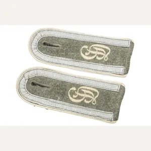 Matching late war Heer shoulderstraps for a Unteroffizier in Panzerdivision …