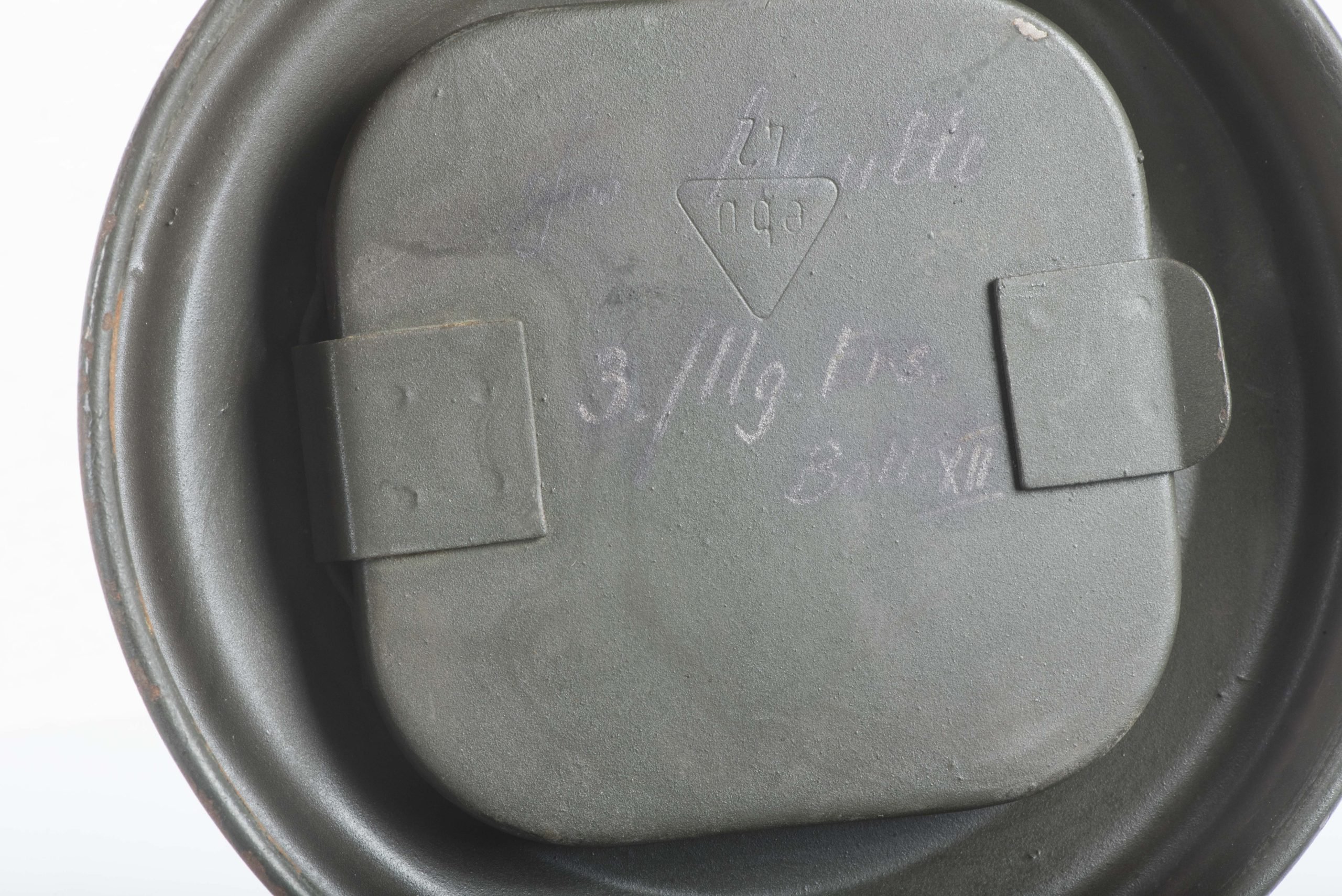 Tall early M38 gasmask set marked 3./Flg. Ers. Battl. XII Feldwebel Schulte — image 13