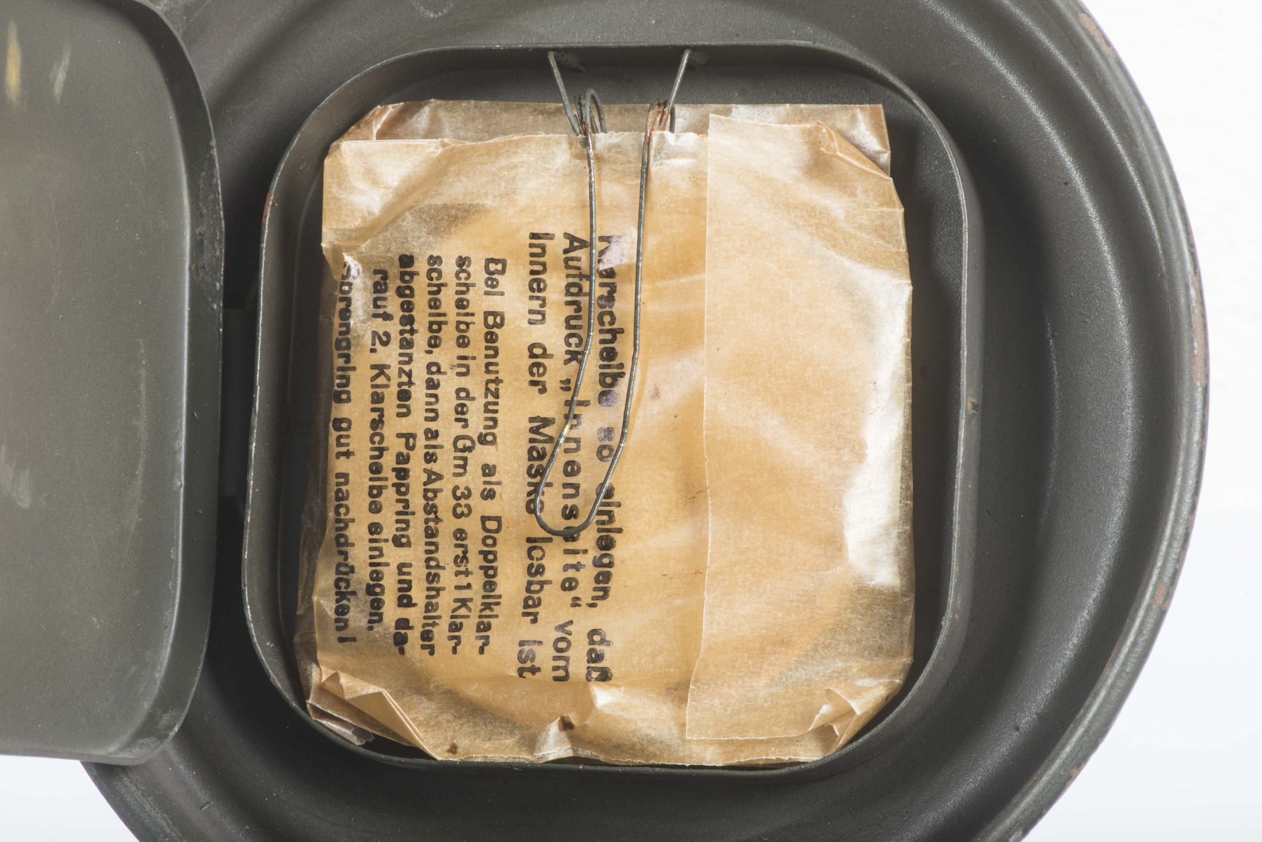 Tall early M38 gasmask set marked 3./Flg. Ers. Battl. XII Feldwebel Schulte — image 18