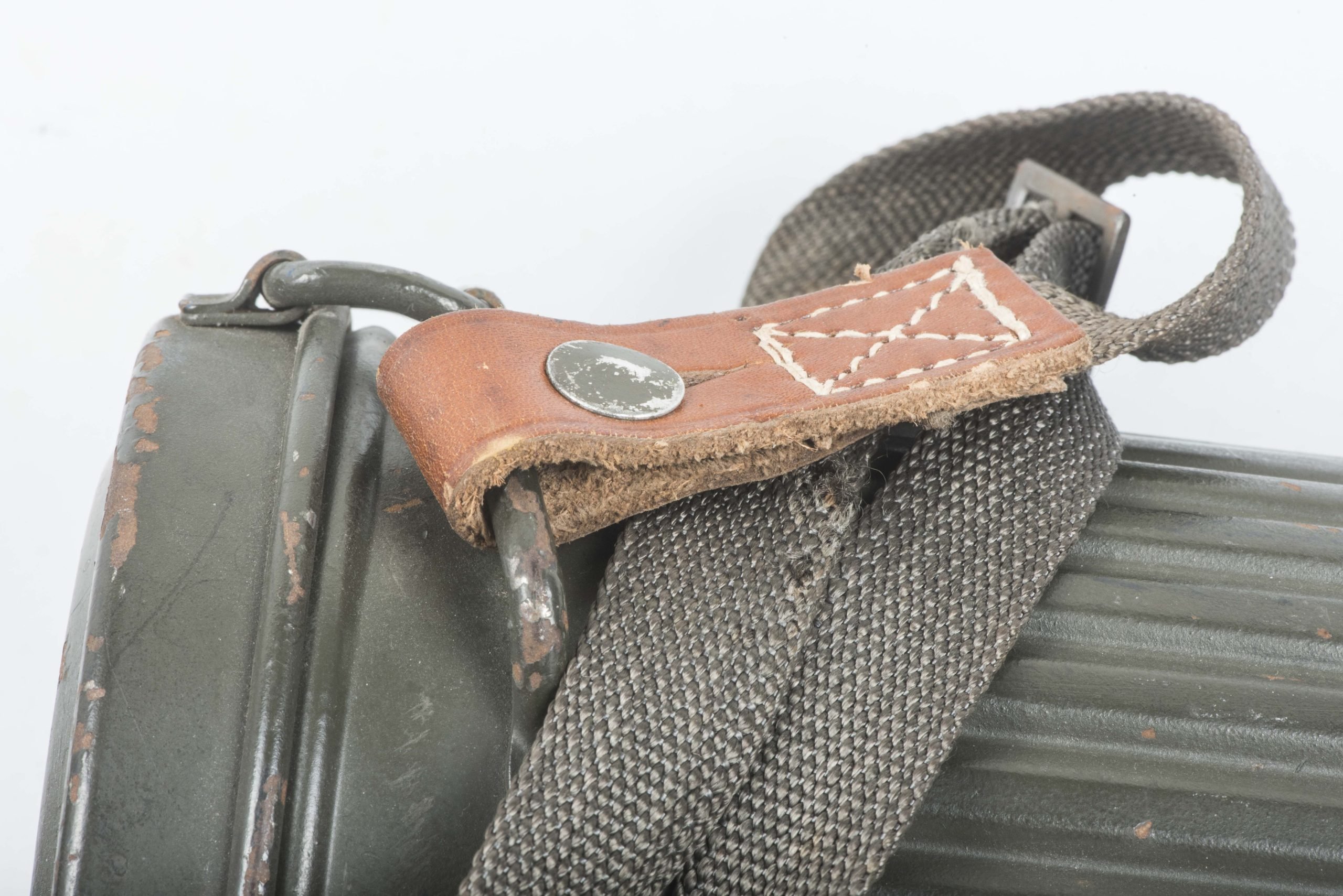 Tall early M38 gasmask set marked 3./Flg. Ers. Battl. XII Feldwebel Schulte — image 4