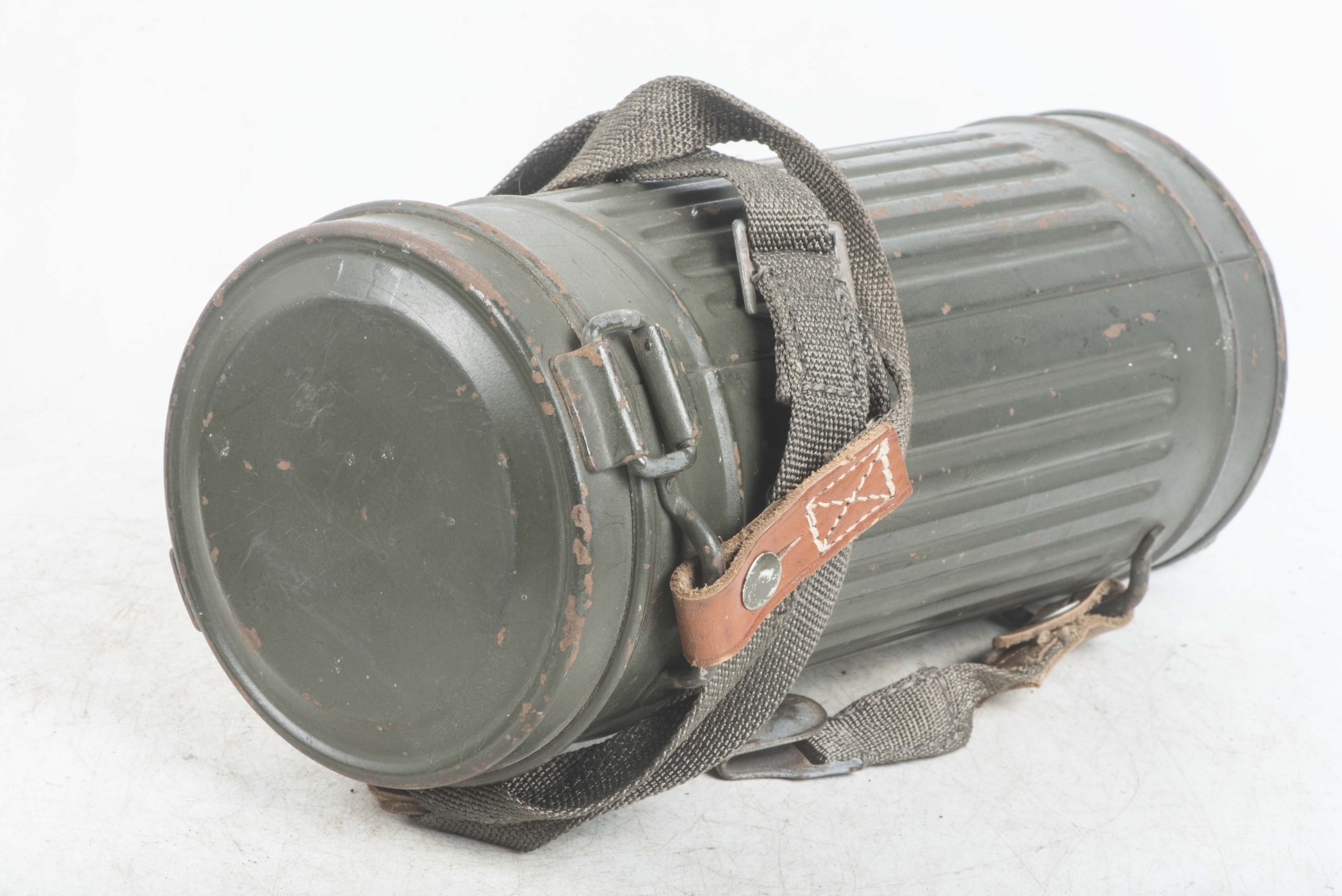 Tall early M38 gasmask set marked 3./Flg. Ers. Battl. XII Feldwebel Schulte — image 6