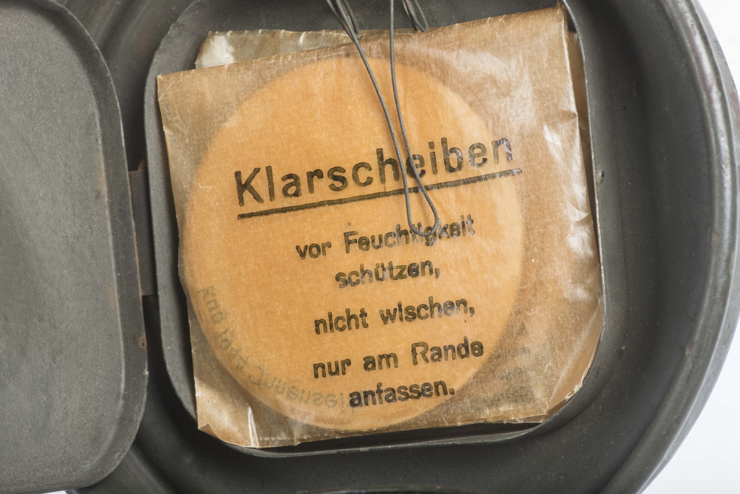 Late war tall M38 gasmask set — image 11