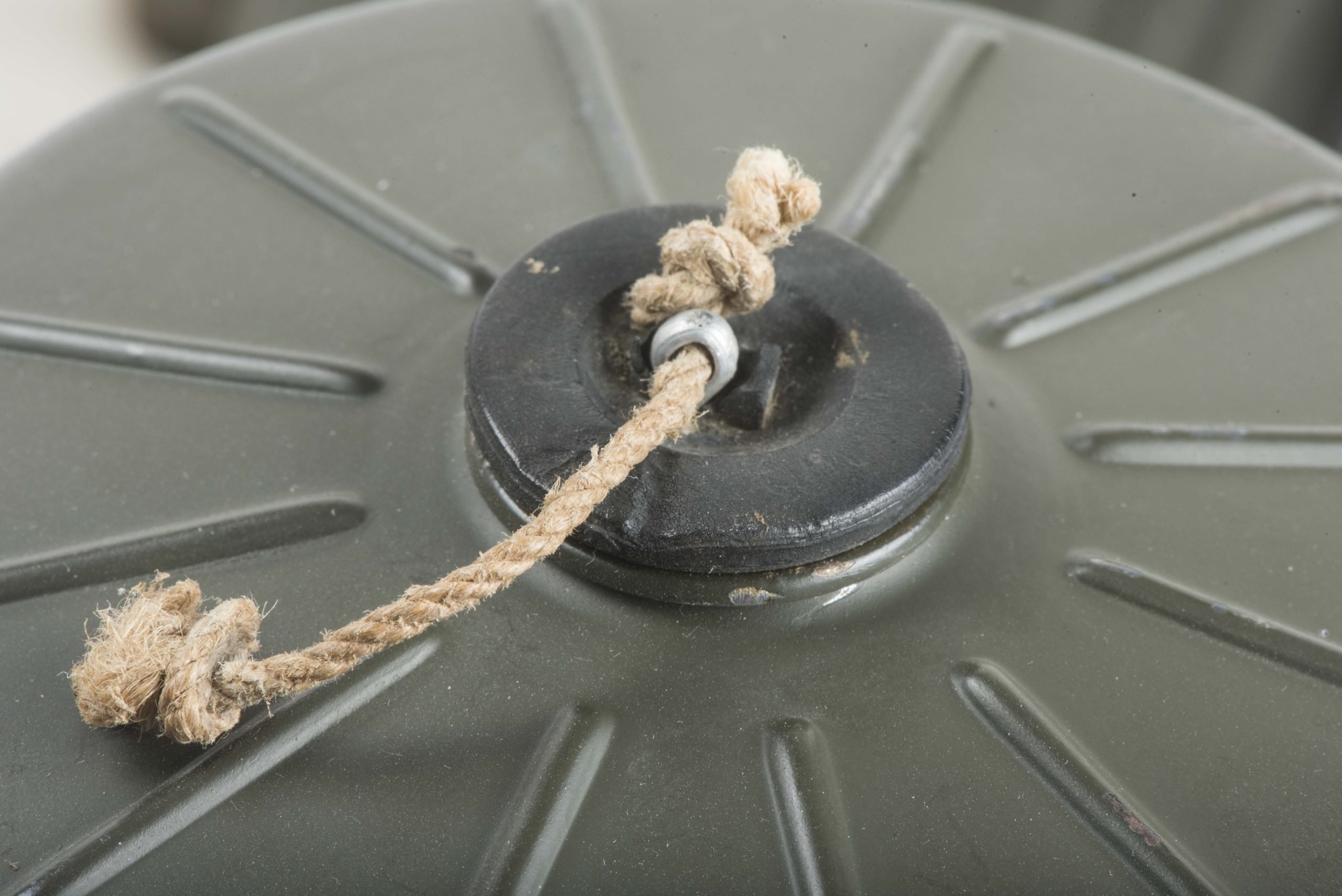 Late war tall M38 gasmask set — image 15