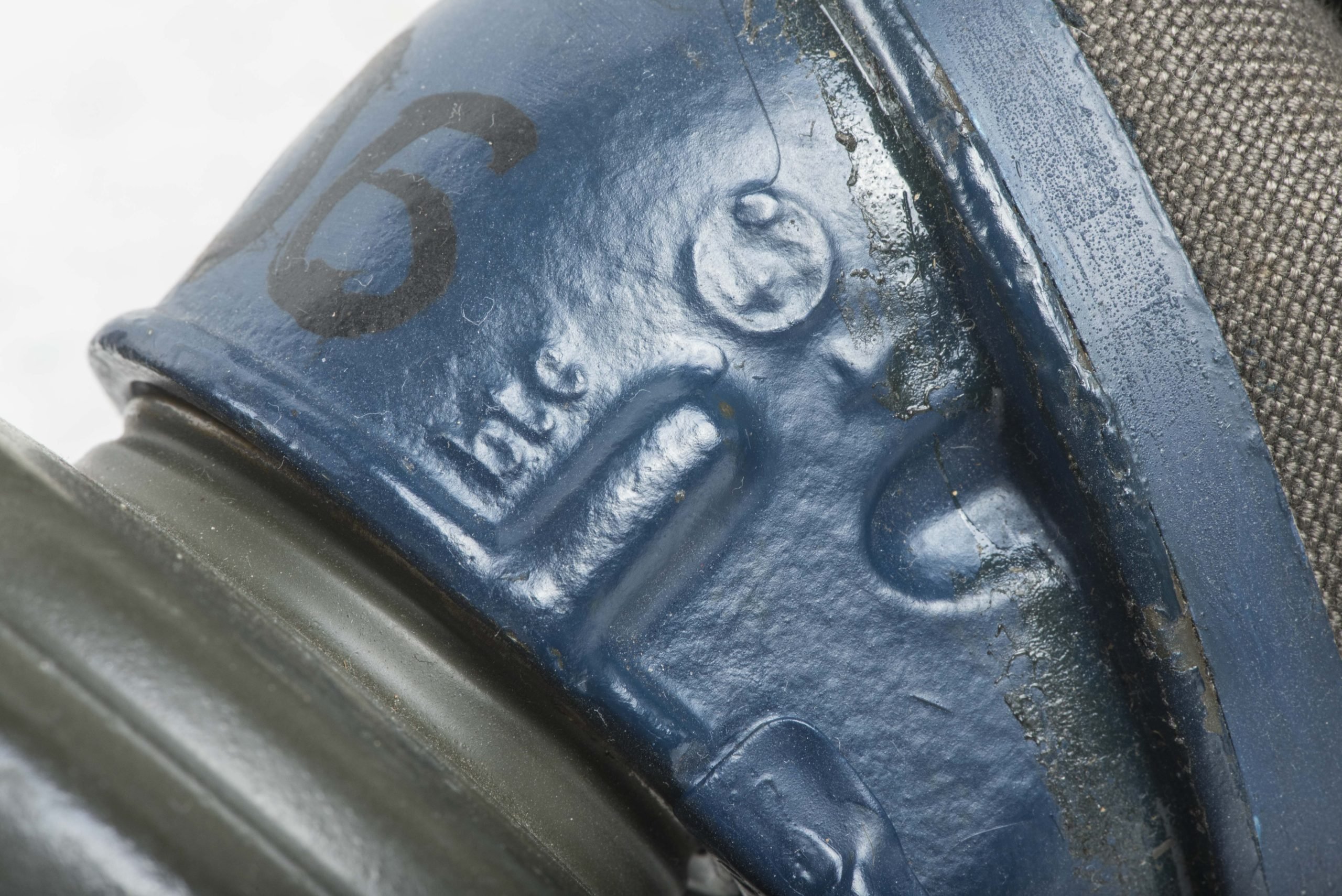 Late war tall M38 gasmask set — image 16