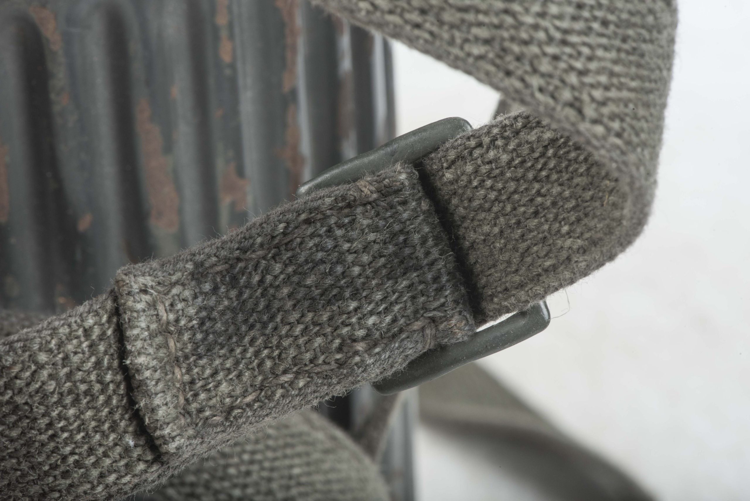 Short Luftwaffe blue M38 gasmask set — image 14