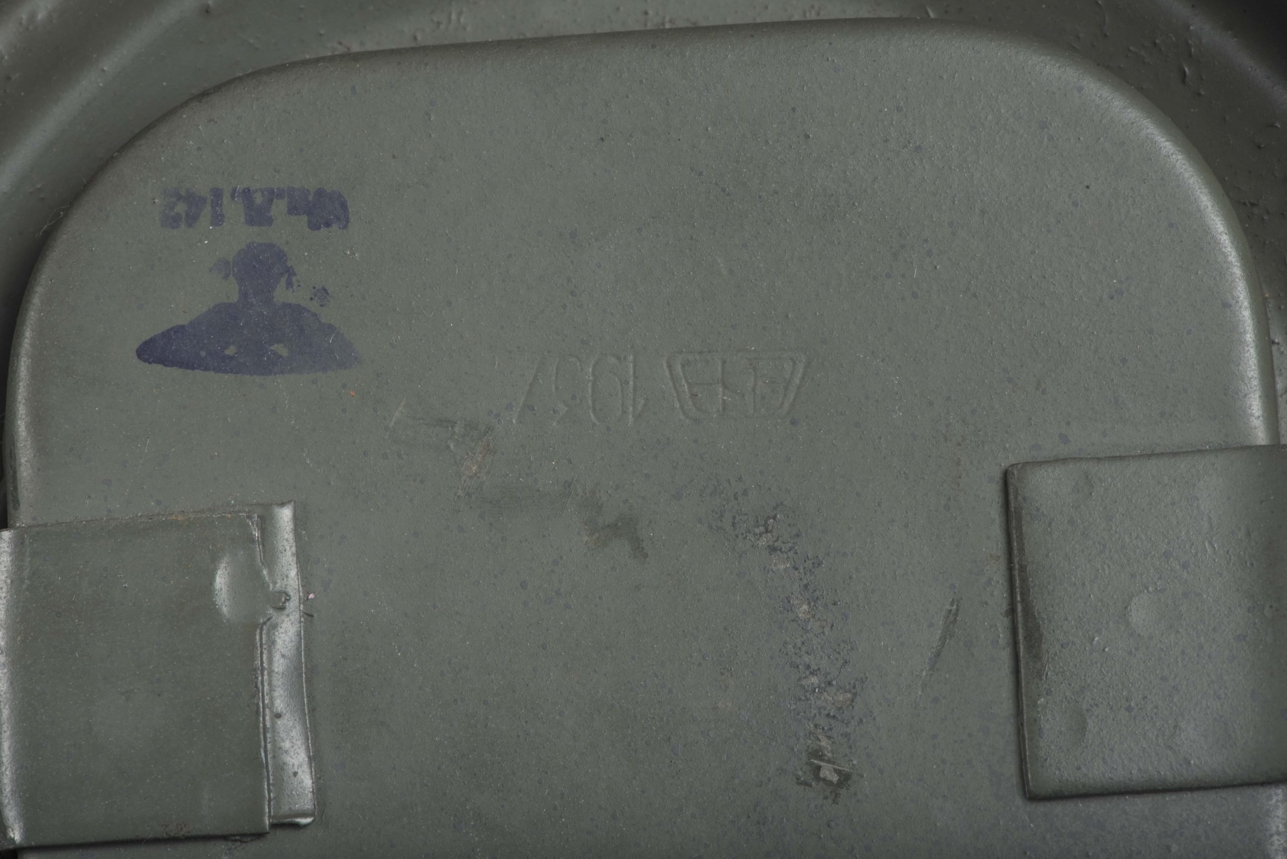 Short Luftwaffe blue M38 gasmask set — image 16