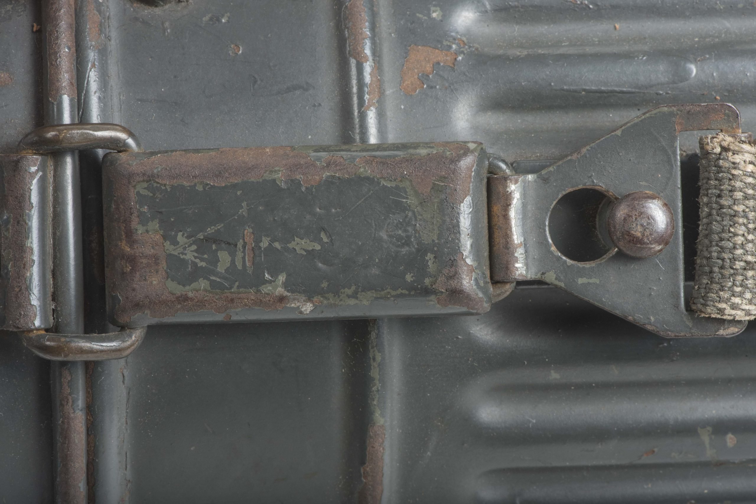 Short Luftwaffe blue M38 gasmask set — image 26