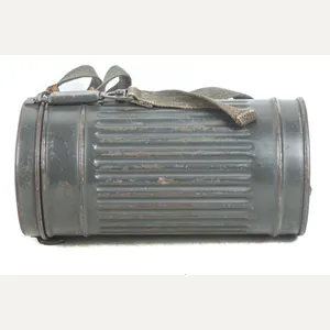 Short Luftwaffe blue M38 gasmask set