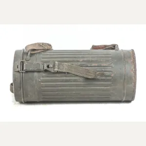 Tall M38 gasmask named E. Heinen