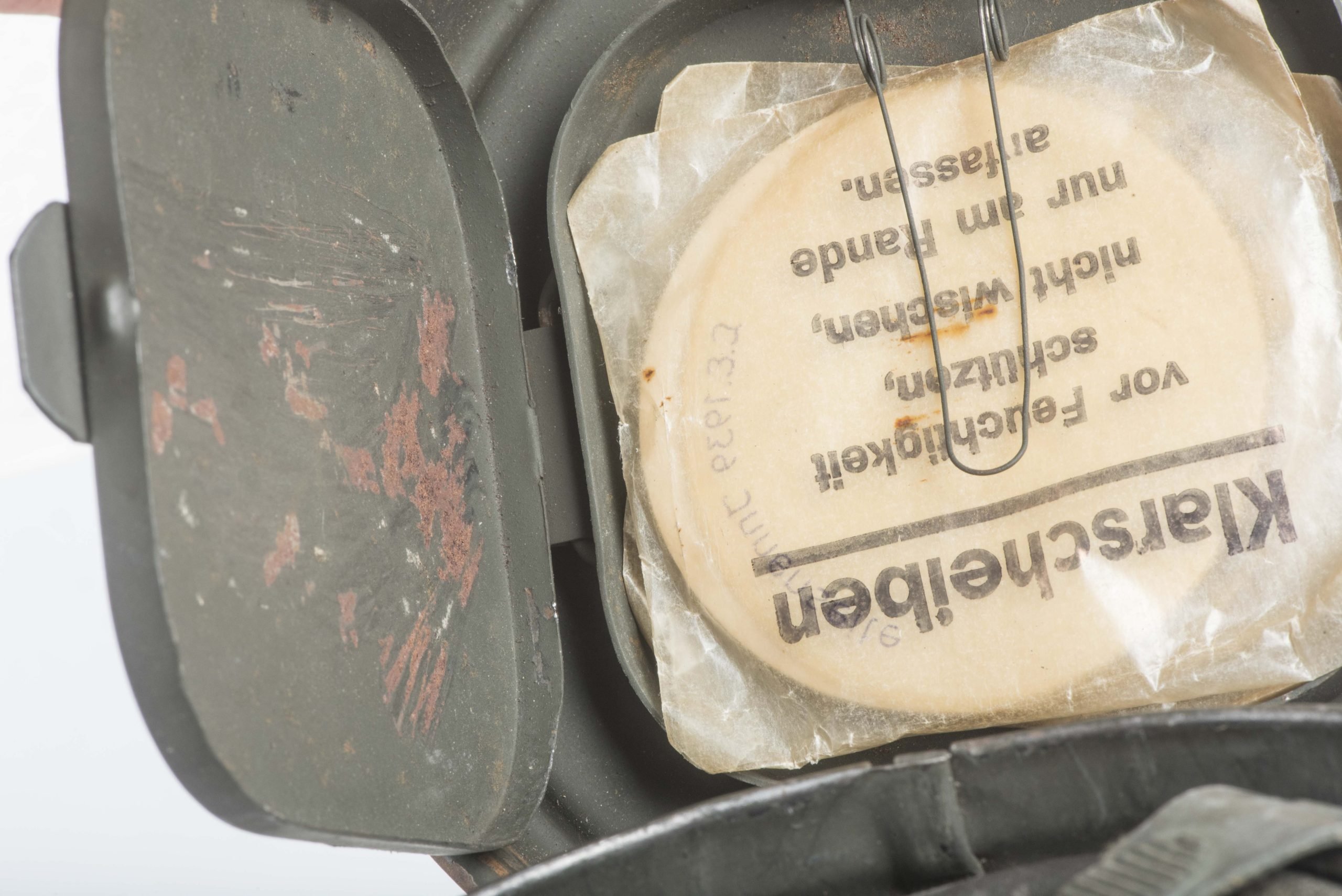 Tall M38 gasmask set with field applied Feldgrau paint named Ogefr Imm 42931 — image 13