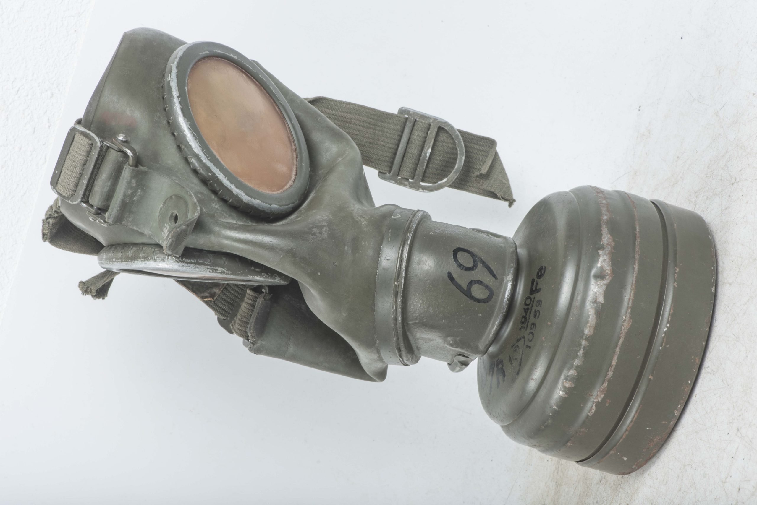 Tall M38 gasmask set with field applied Feldgrau paint named Ogefr Imm 42931 — image 14