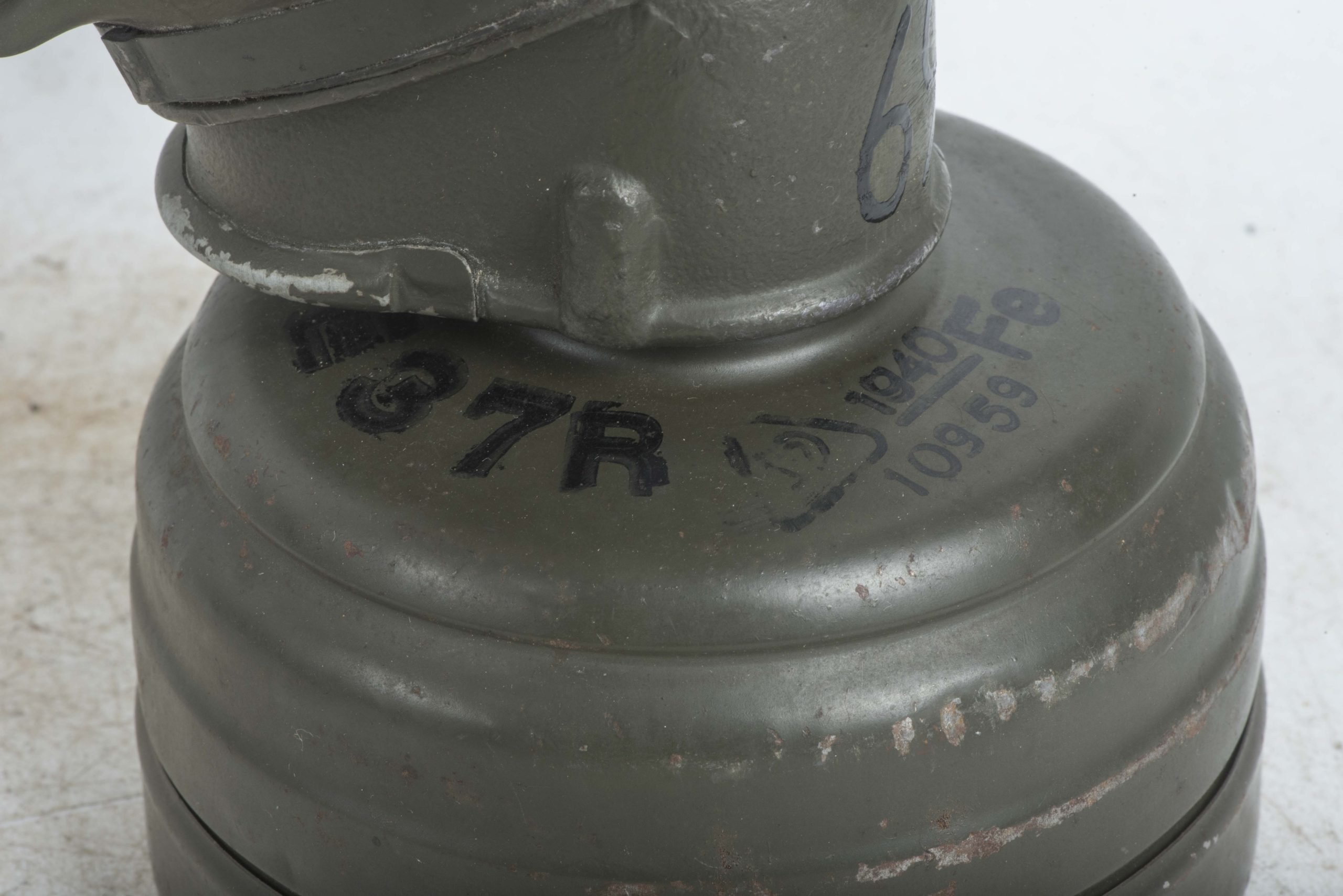 Tall M38 gasmask set with field applied Feldgrau paint named Ogefr Imm 42931 — image 15