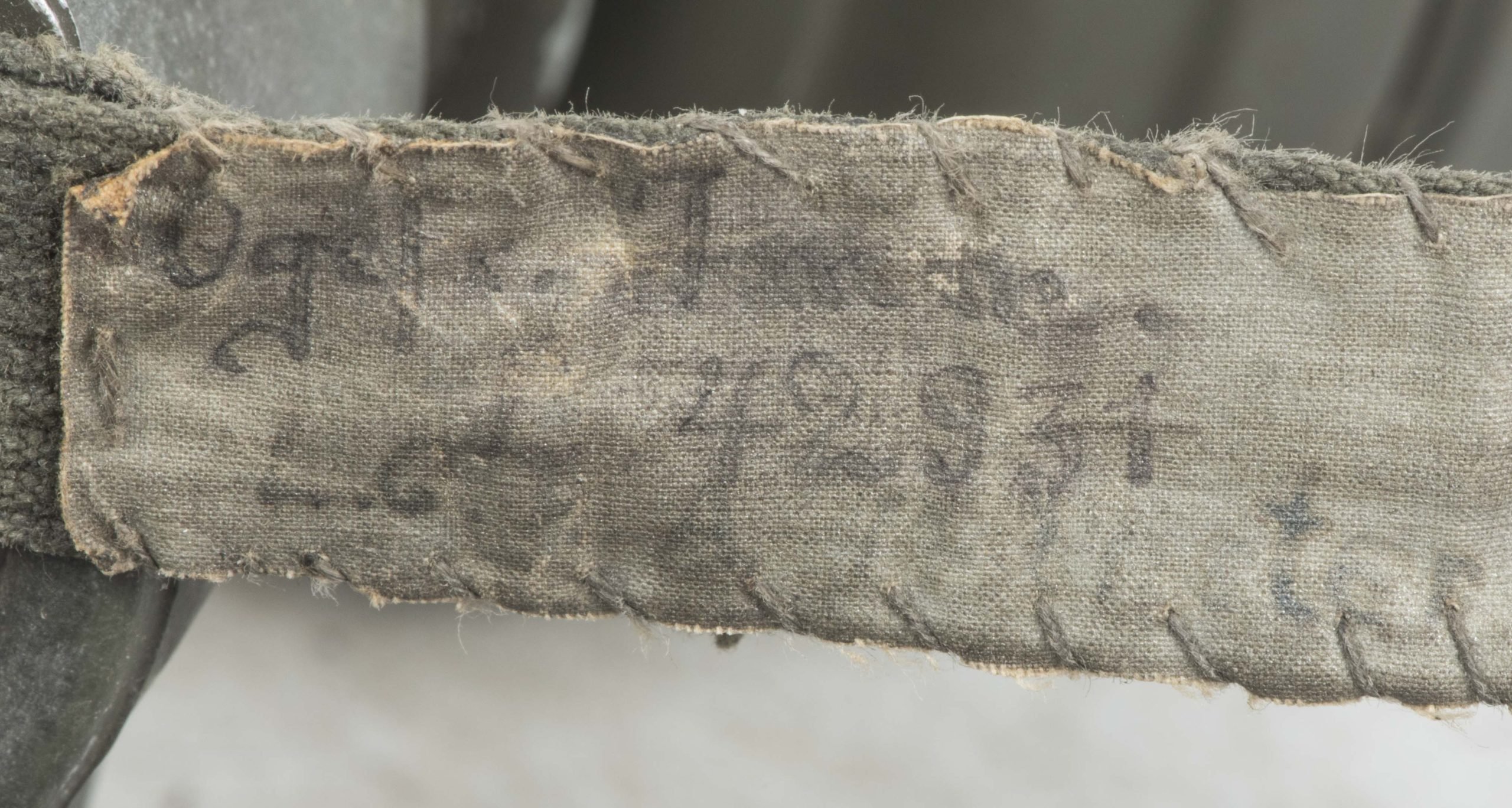 Tall M38 gasmask set with field applied Feldgrau paint named Ogefr Imm 42931 — image 18