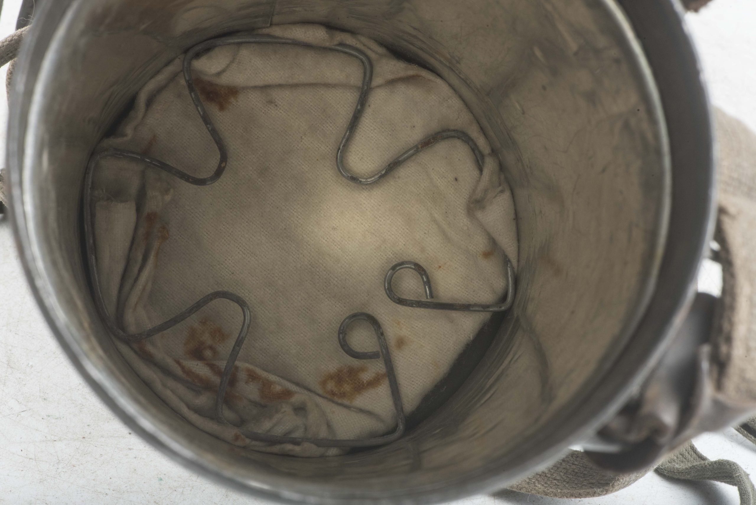 Tall M38 gasmask set with field applied Feldgrau paint named Ogefr Imm 42931 — image 19