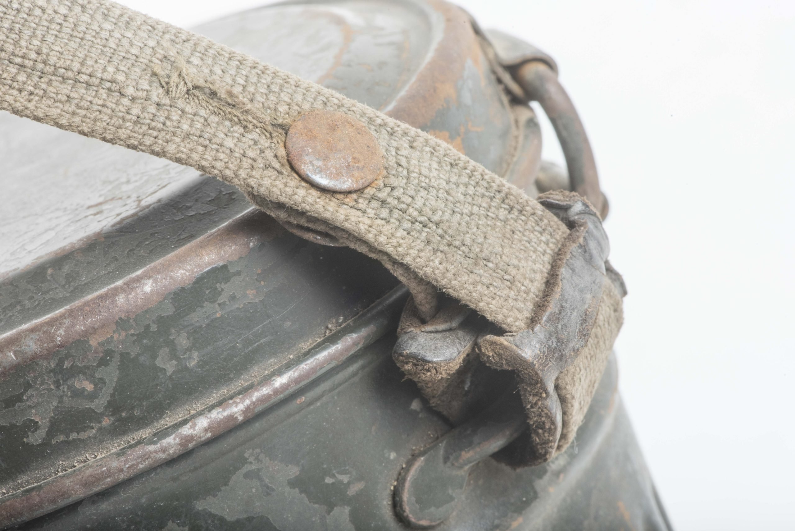 Tall M38 gasmask set with field applied Feldgrau paint named Ogefr Imm 42931 — image 23
