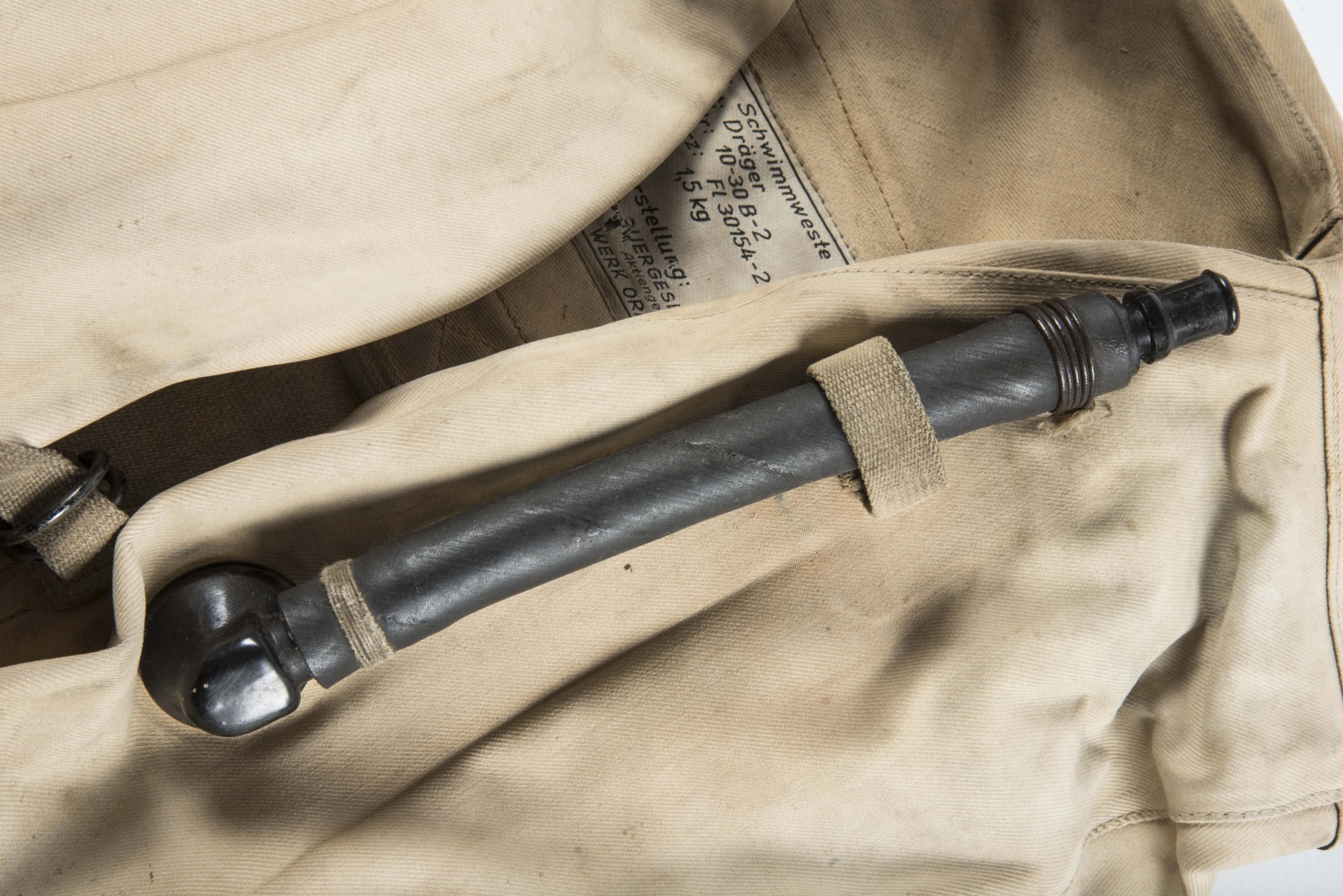 Luftwaffe FL 30154-2 life preserver by Dräger — image 10