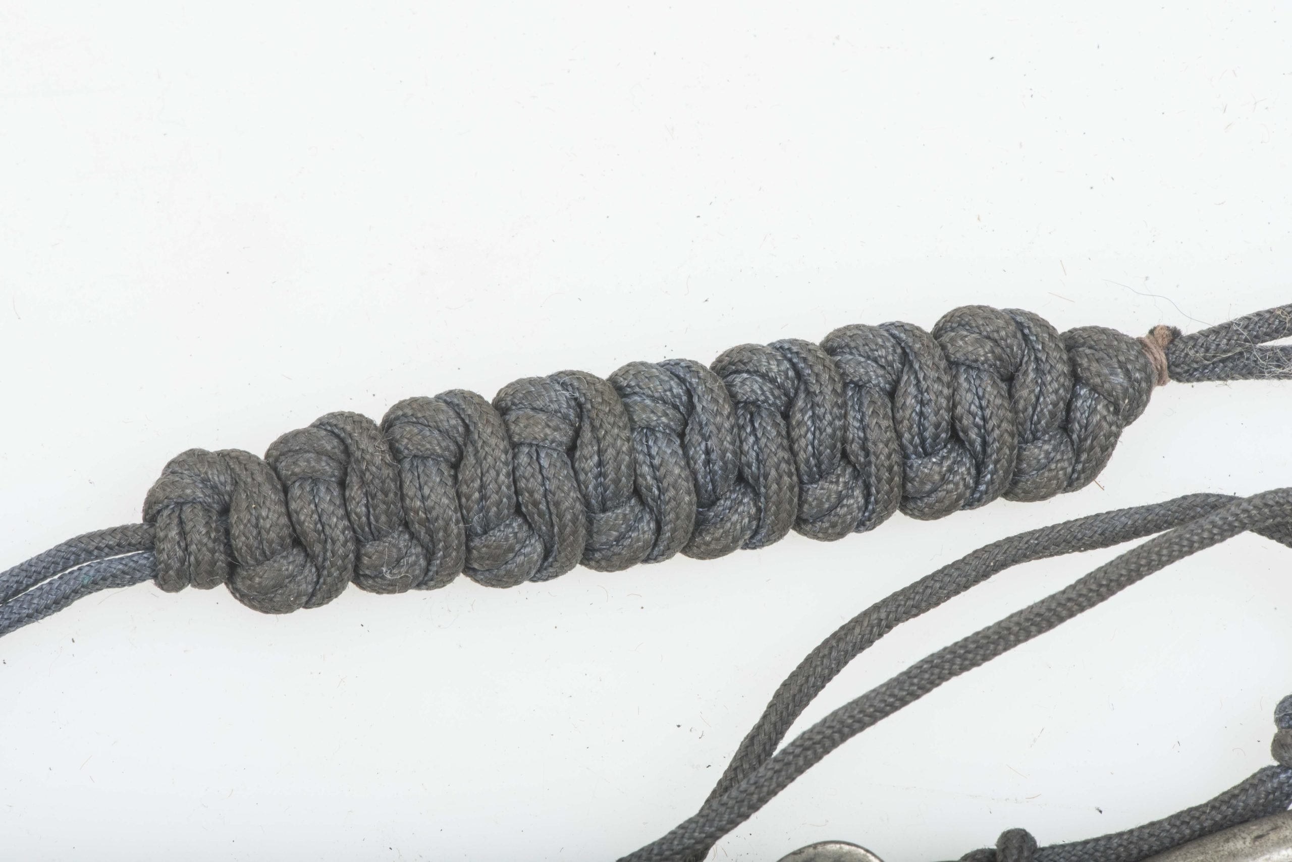 Issue Kriegsmarine whistle with grey rayon lanyard — image 4