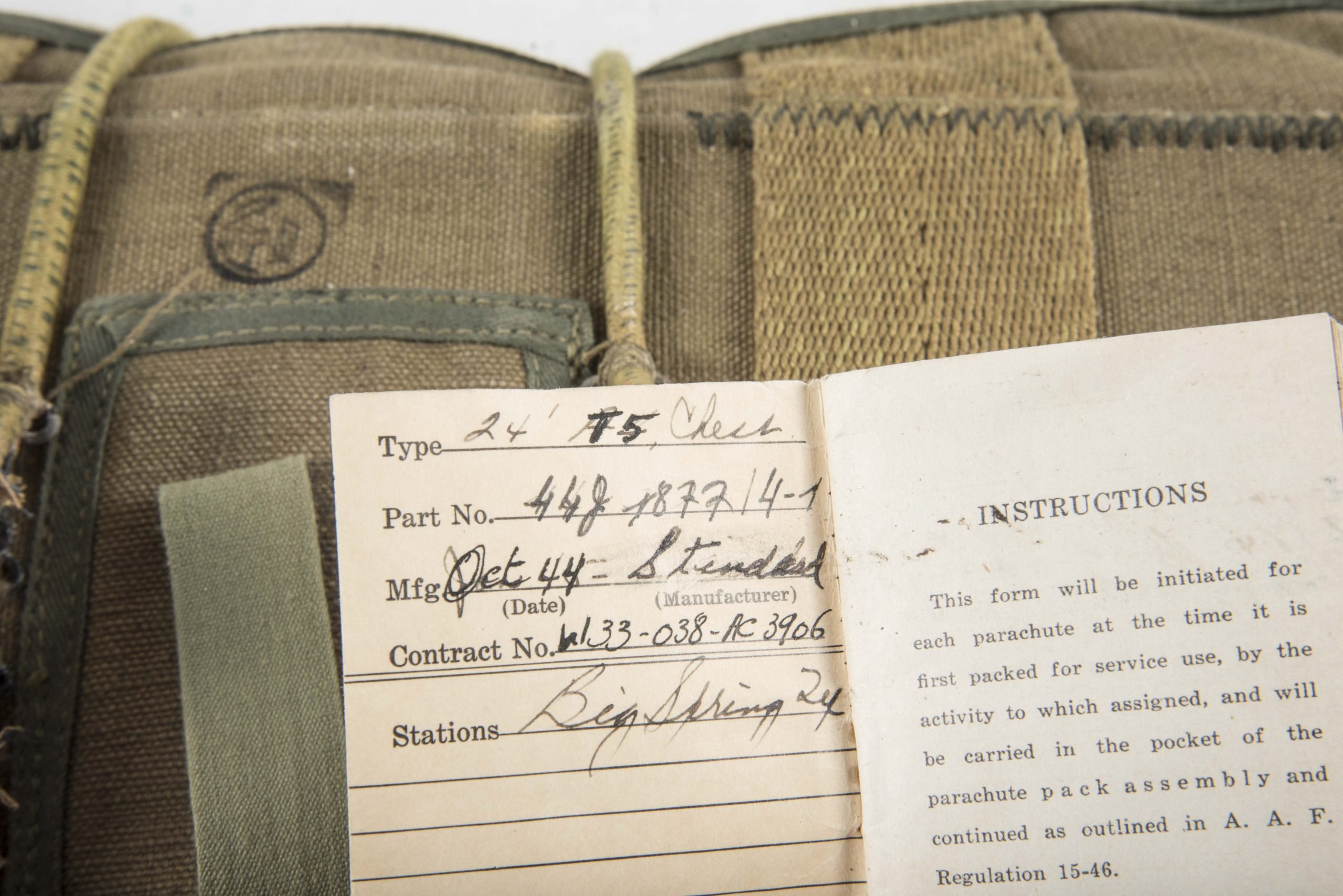 US T-5 chest pack dated October 1944 — image 4