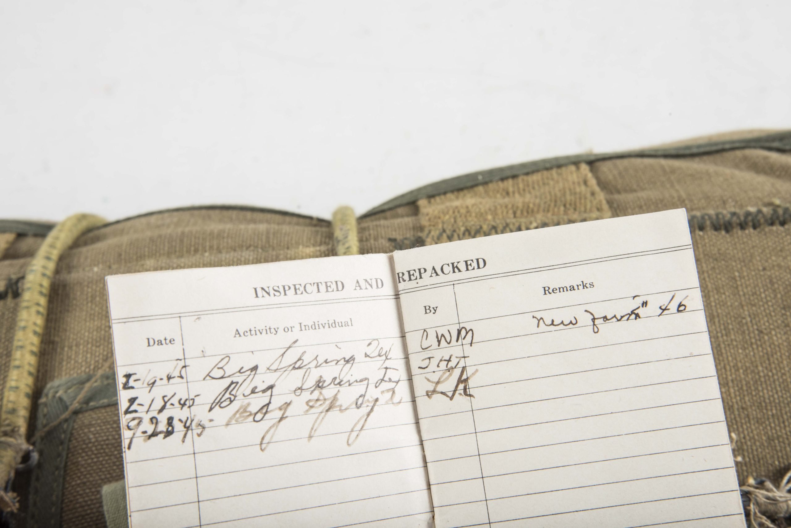 US T-5 chest pack dated October 1944 — image 5