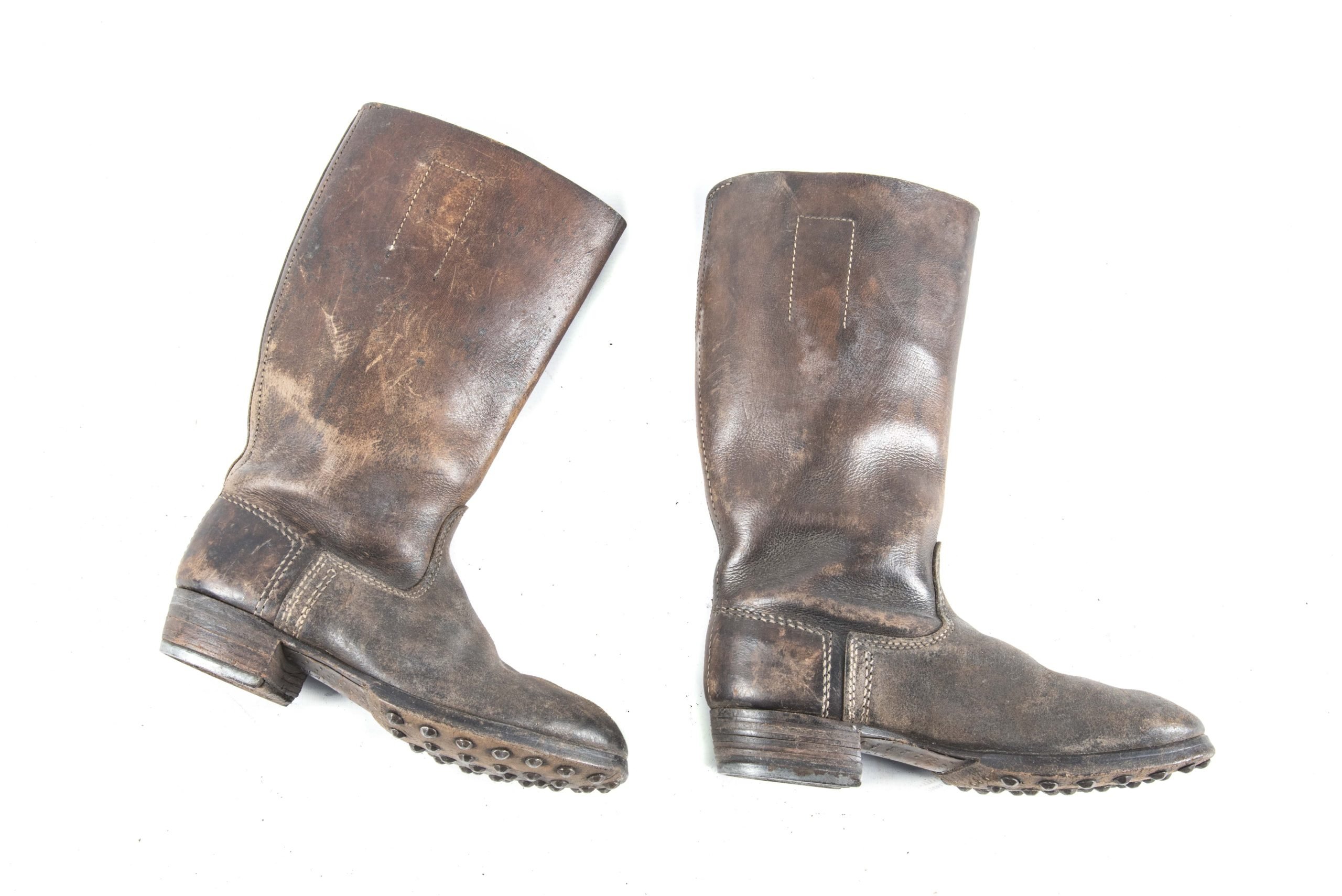 Issue EM / NCO marching boots marked Salamander