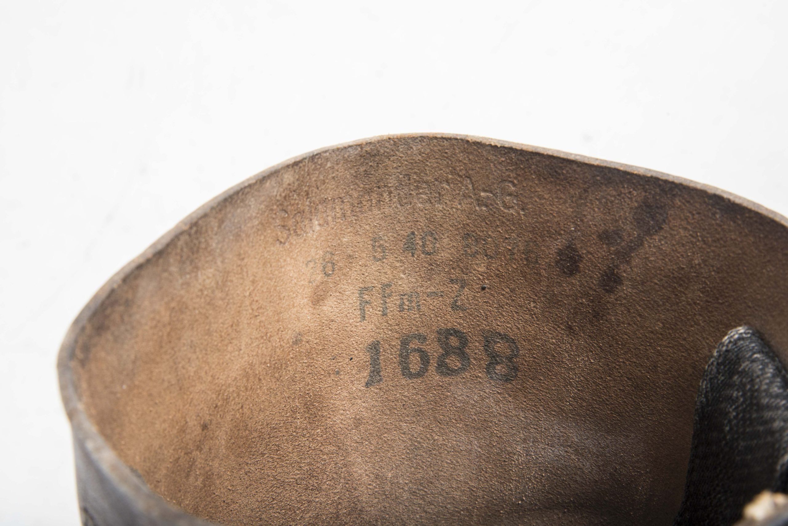 Issue EM / NCO marching boots marked Salamander — image 6