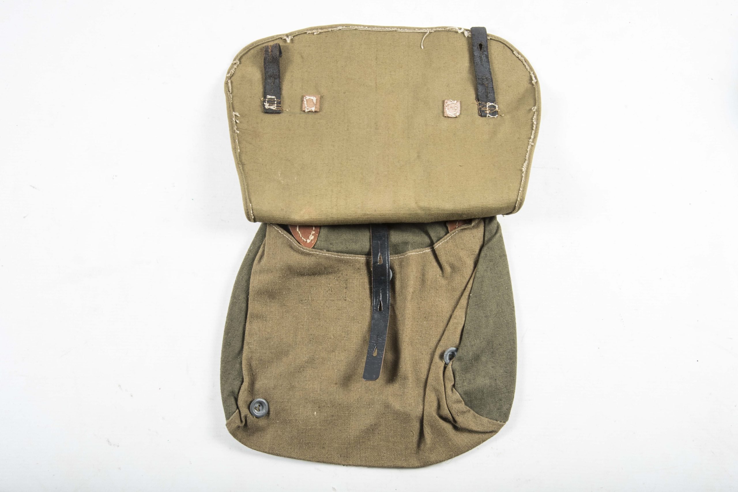 Unissued M31 Heer breadbag with mismatched material — image 2