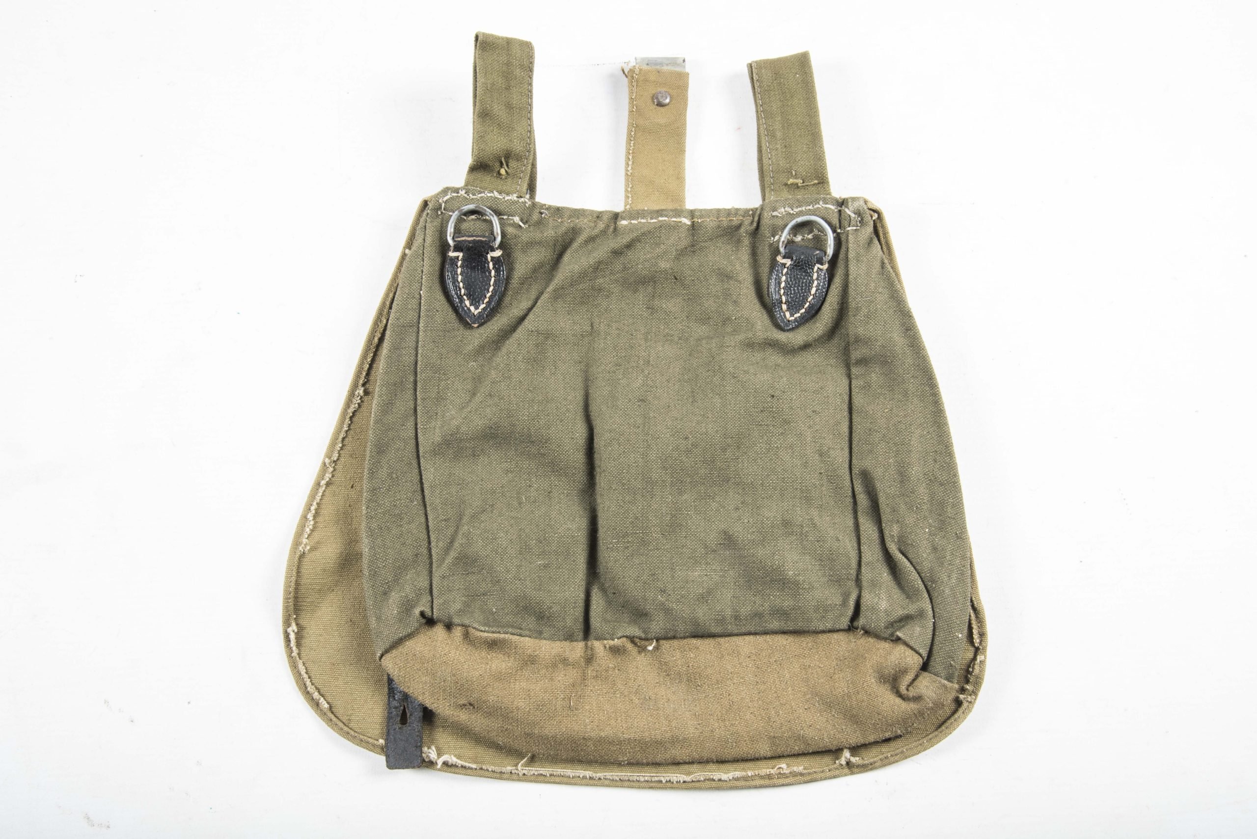 Unissued M31 Heer breadbag with mismatched material — image 4