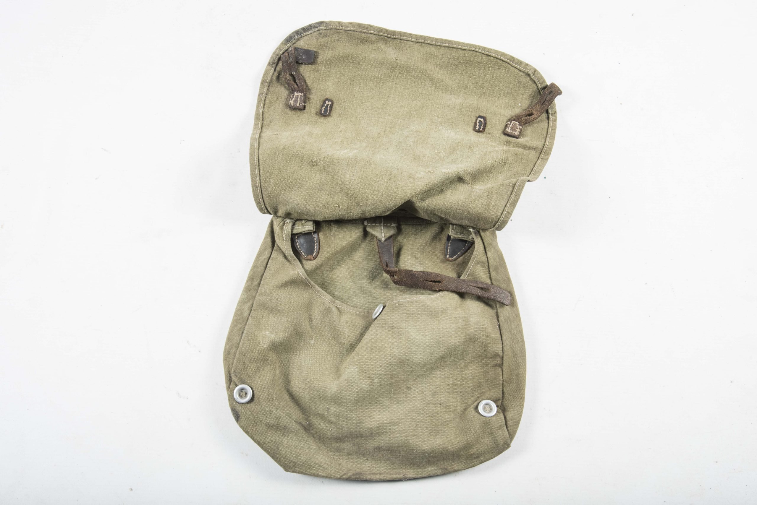 Early M31 breadbag — image 4