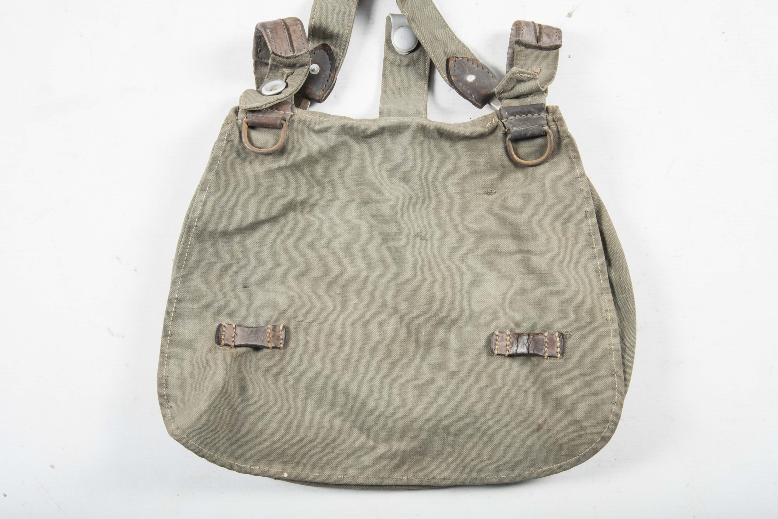 Early M31 breadbag with matching strap — image 2