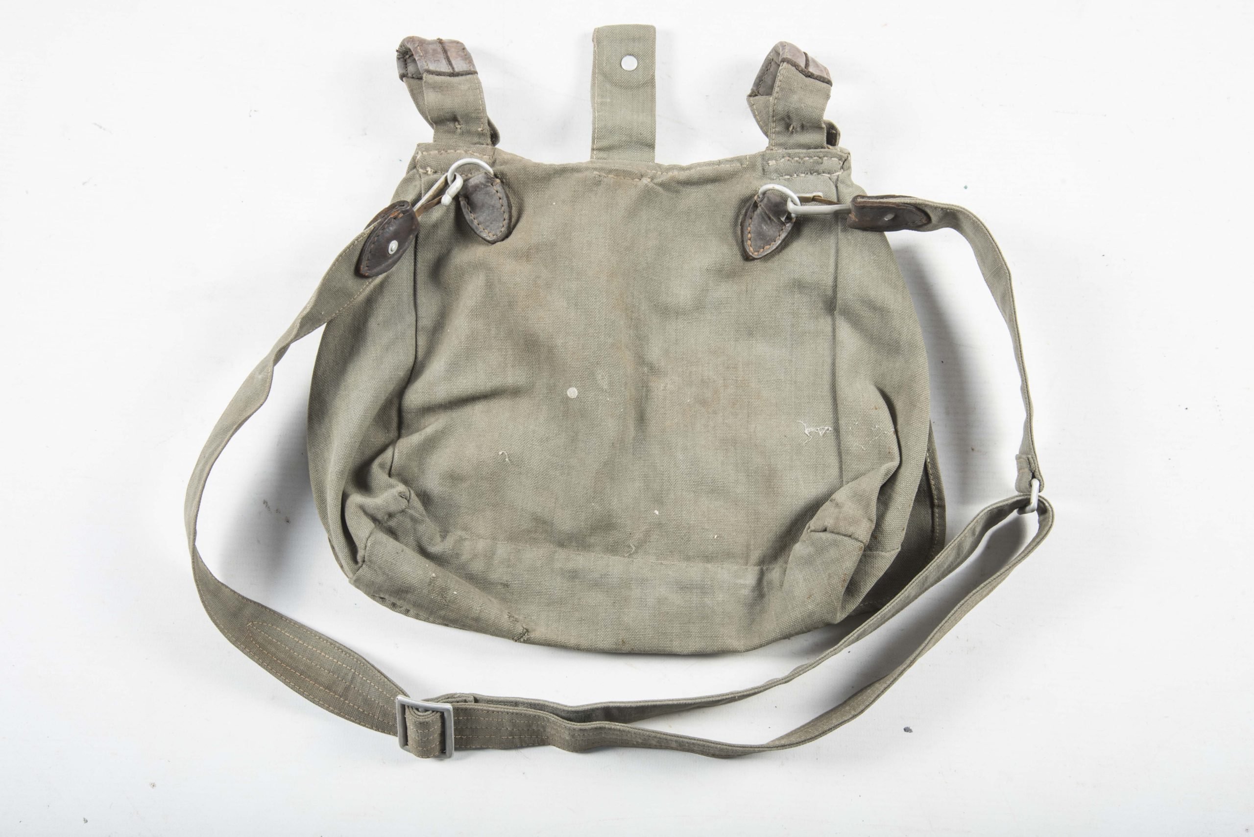Early M31 breadbag with matching strap — image 4