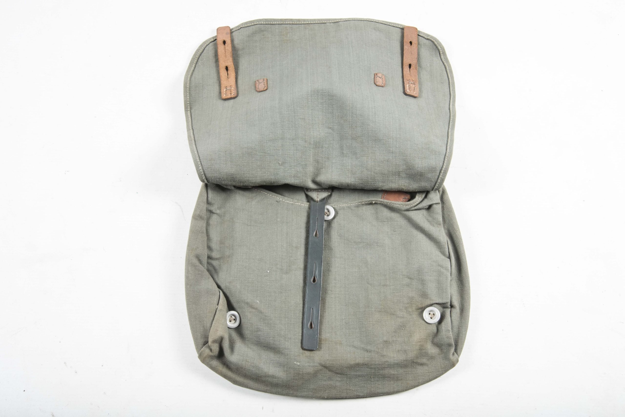 Unissued pre war Heer M31 breadbag marked Albin Scholle, Zeitz 1935 — image 2